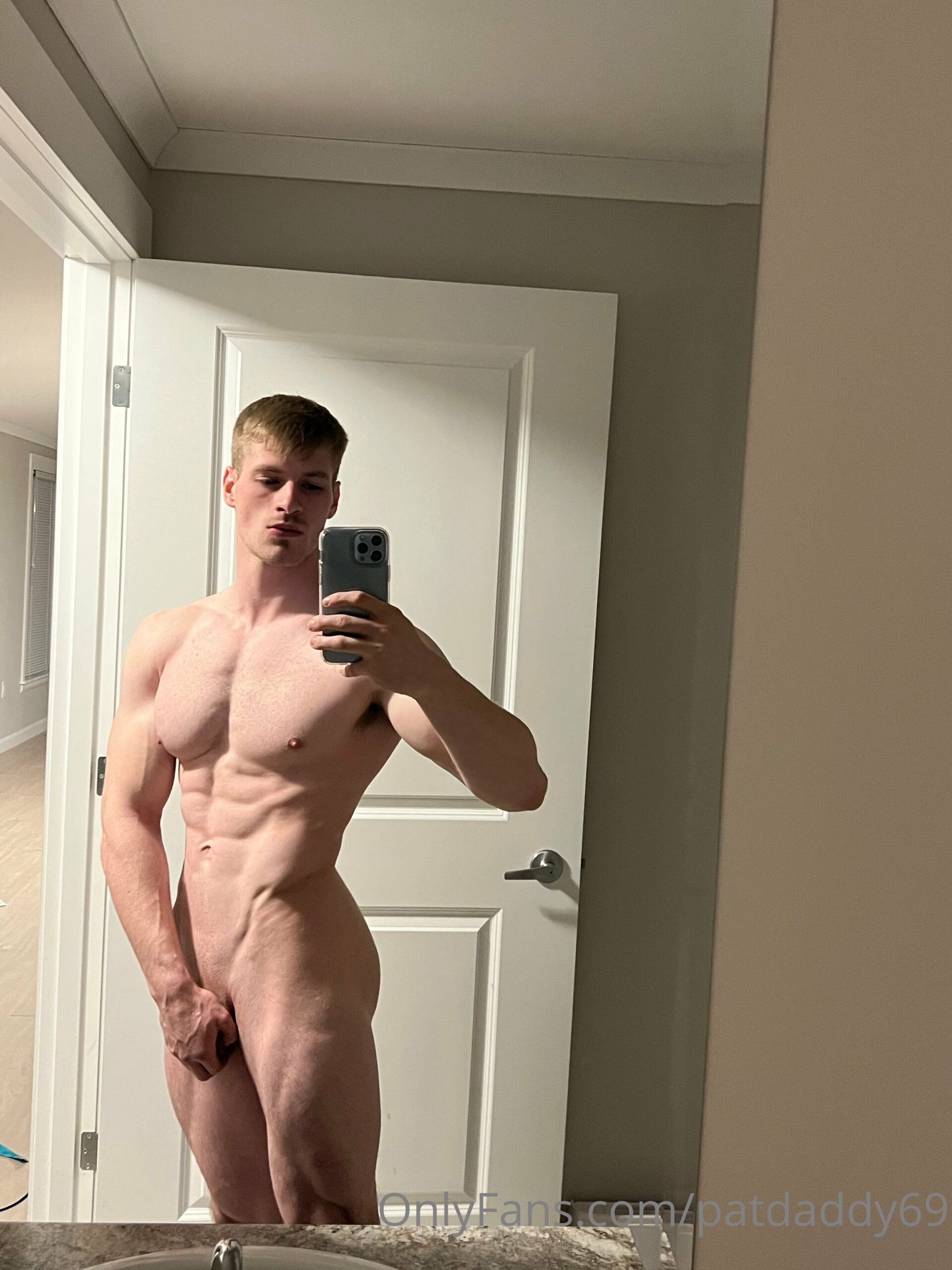 Skilled playing with cock bodybuilder patdaddy69 pic leaks