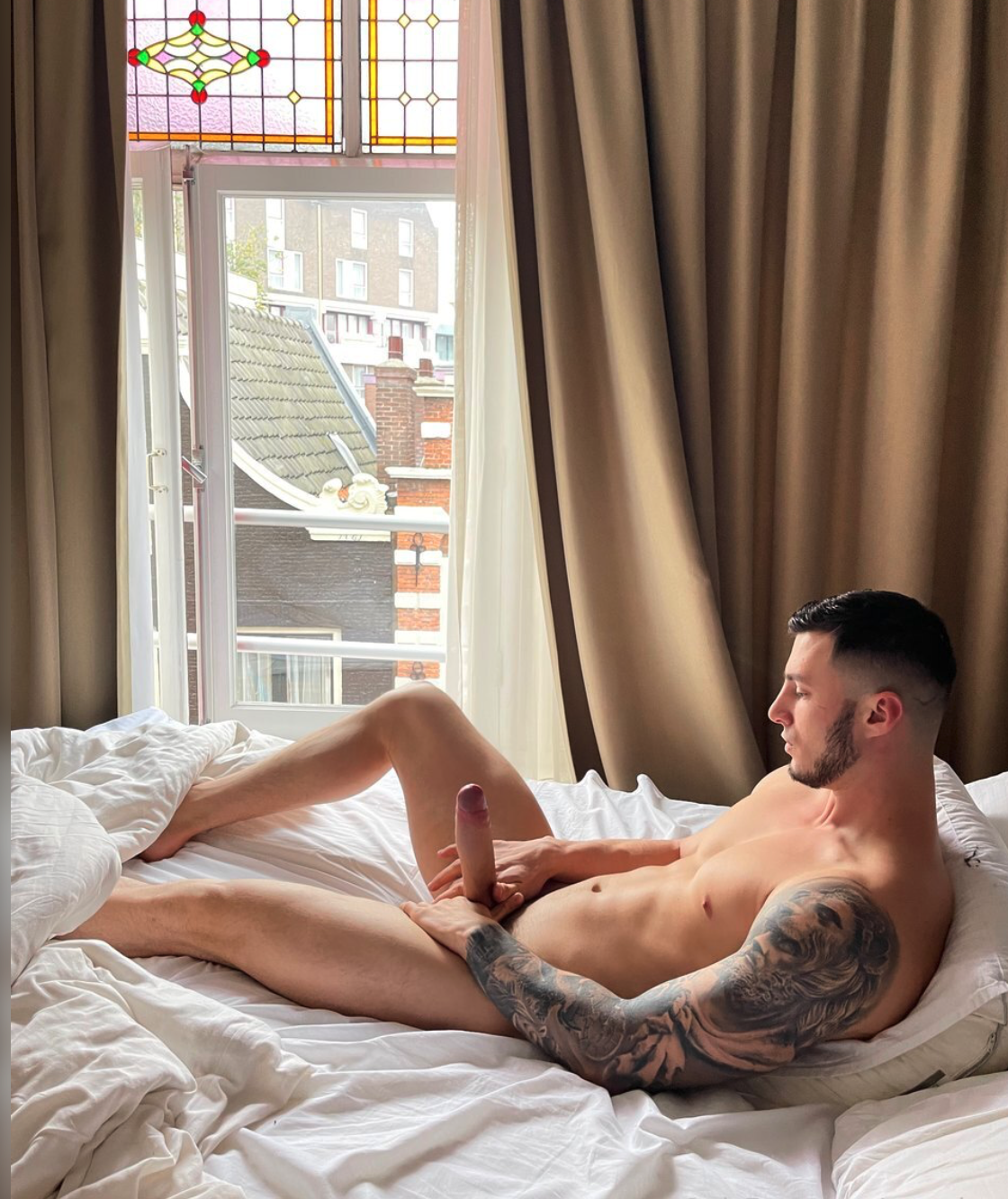 Exposed гей онлифанс Max Barz nude ass