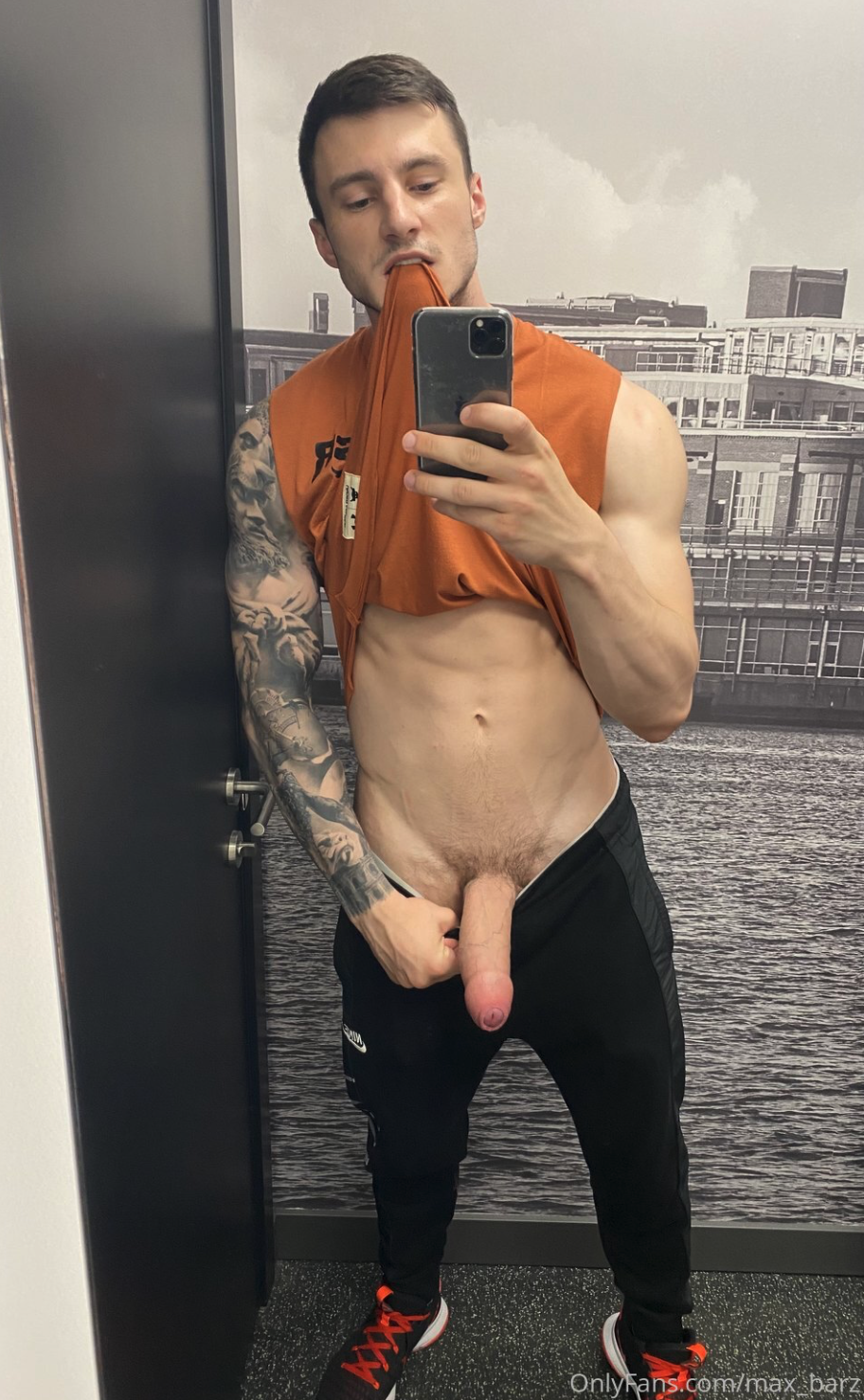 sexy jerking off гей онлифанс max_barz Nudes leak