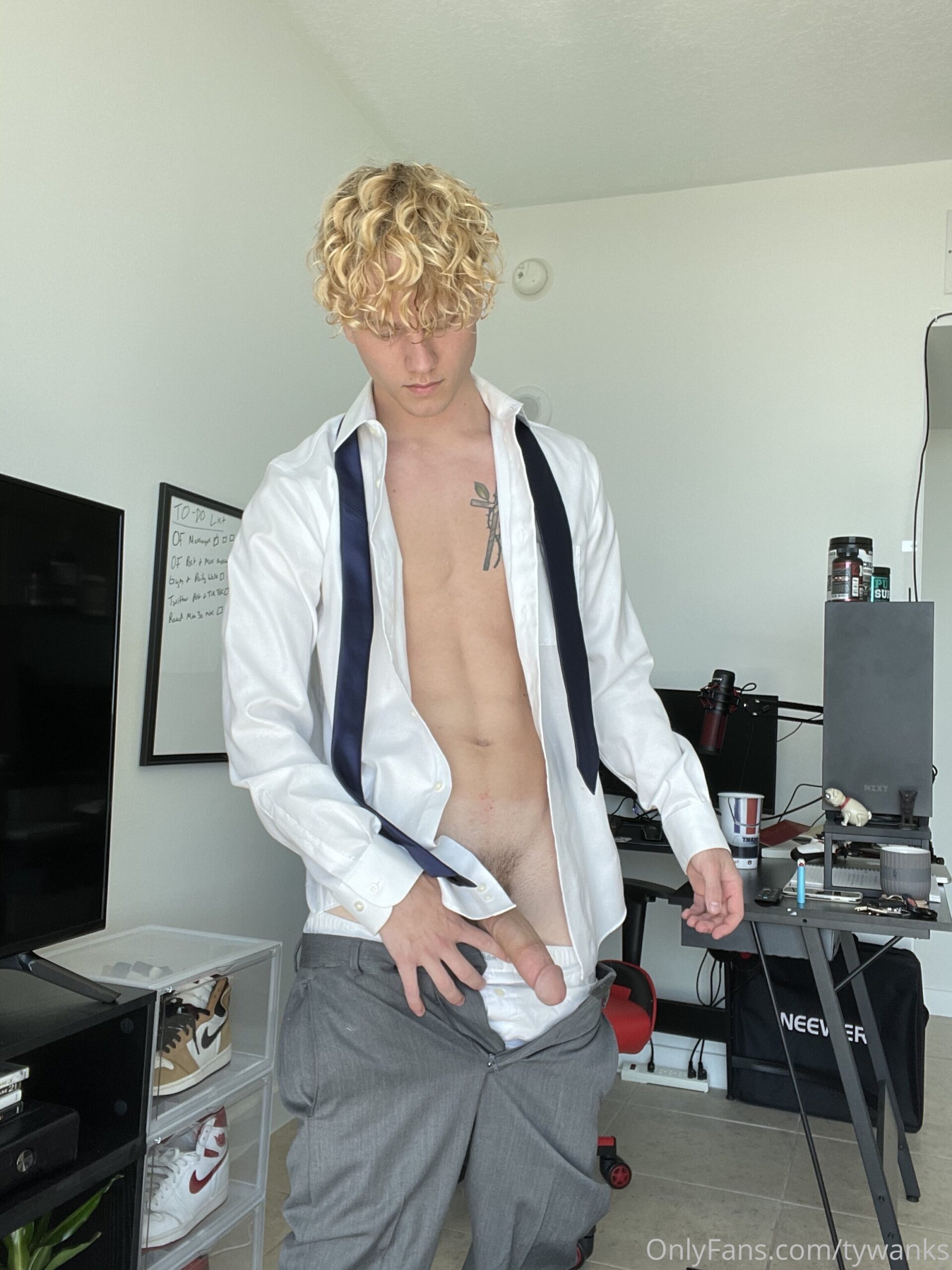 Sensational hoe jock troytempts Onlyfans leaked PRIVATE
