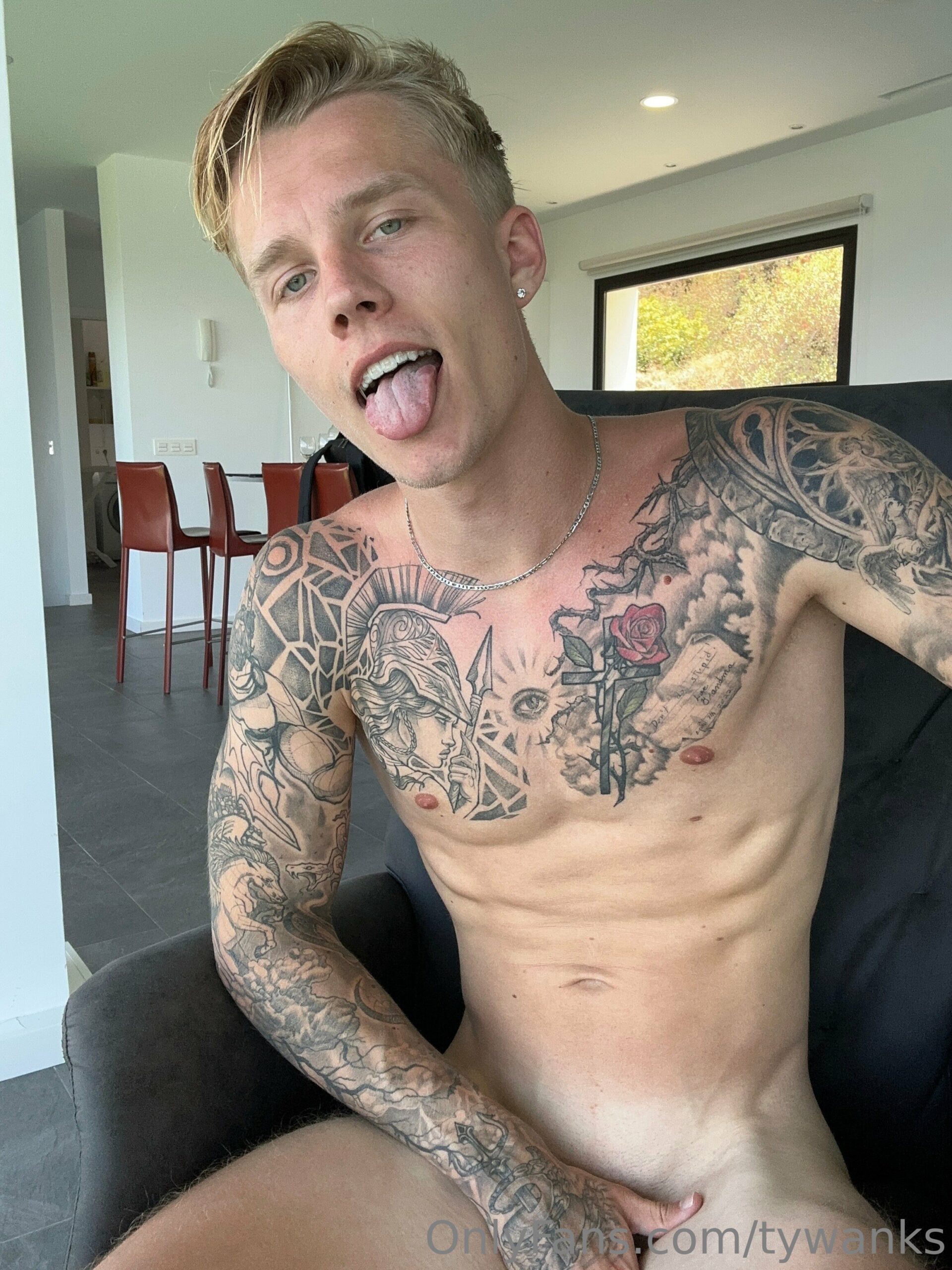 attractive nasty troytempts fap
