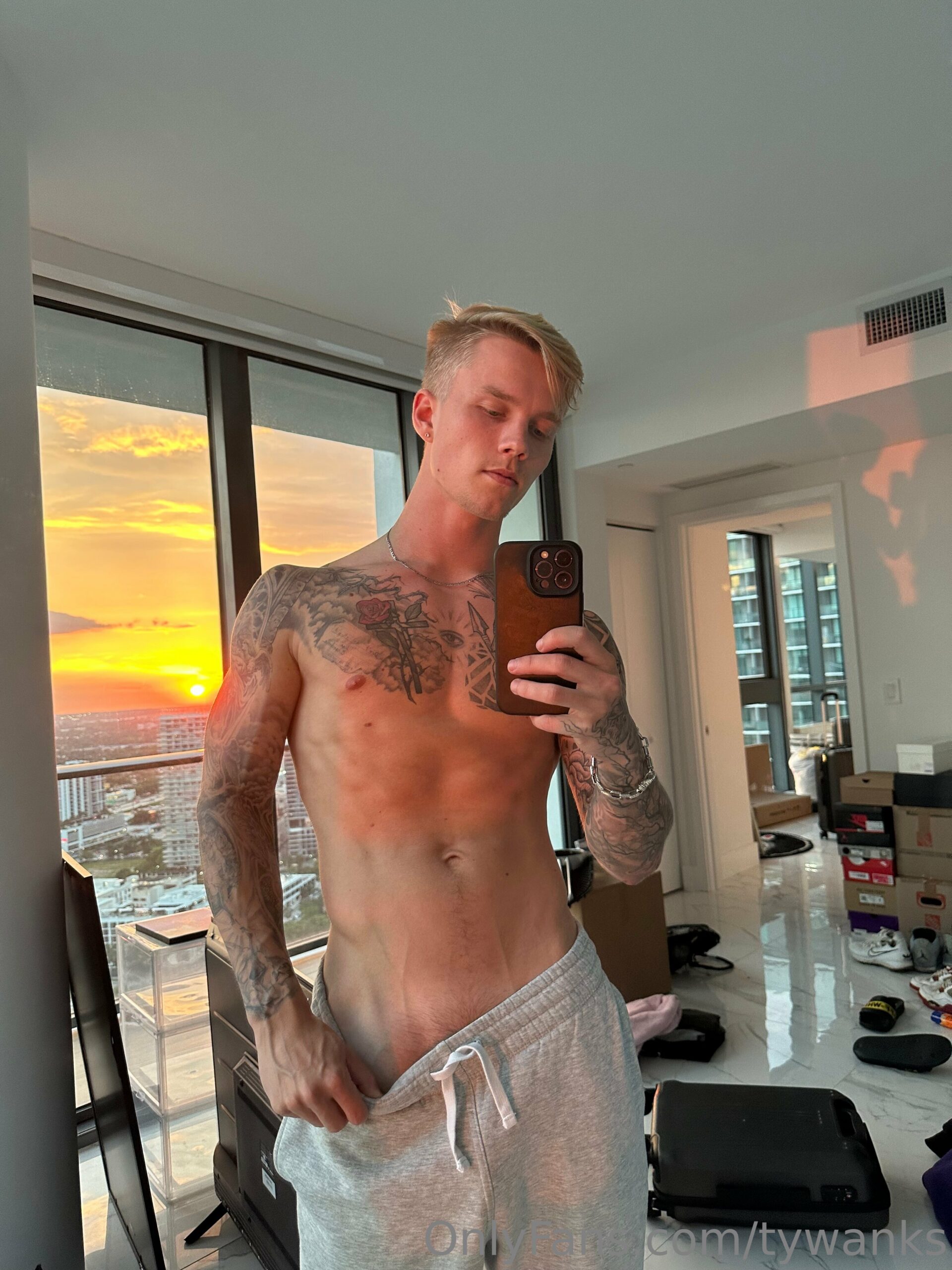 cum dumpster jock Tyler Pauley fapello full vid Epic