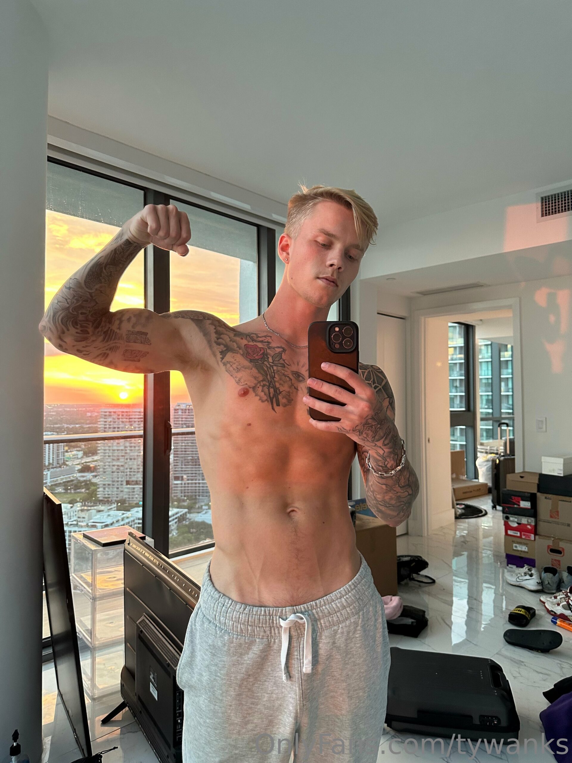 Magnetic  jock Tyler Pauley onlyfans leaks pic Epic