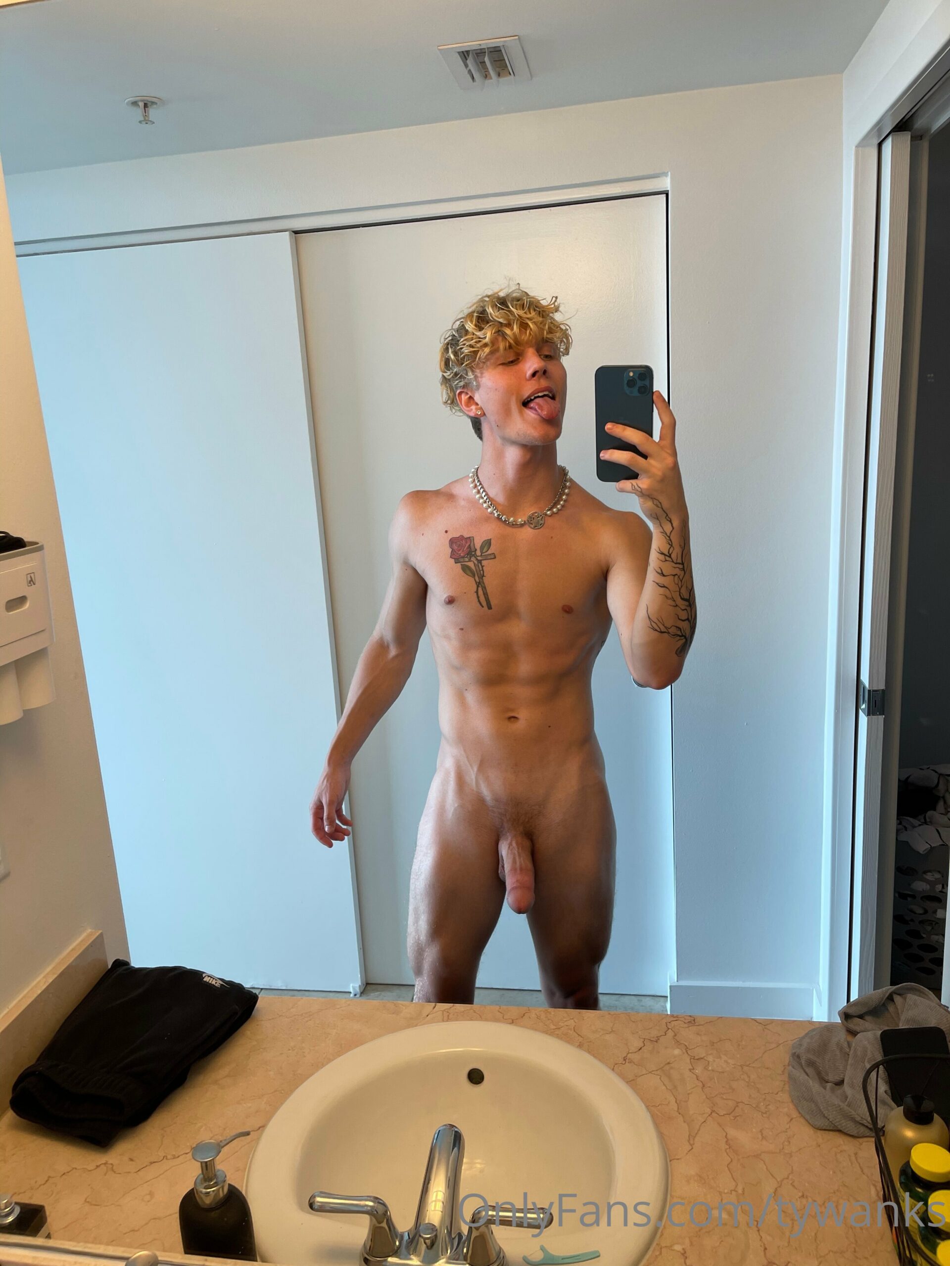 sexy sensual Tyler Pauley naked fullvideo Sensational