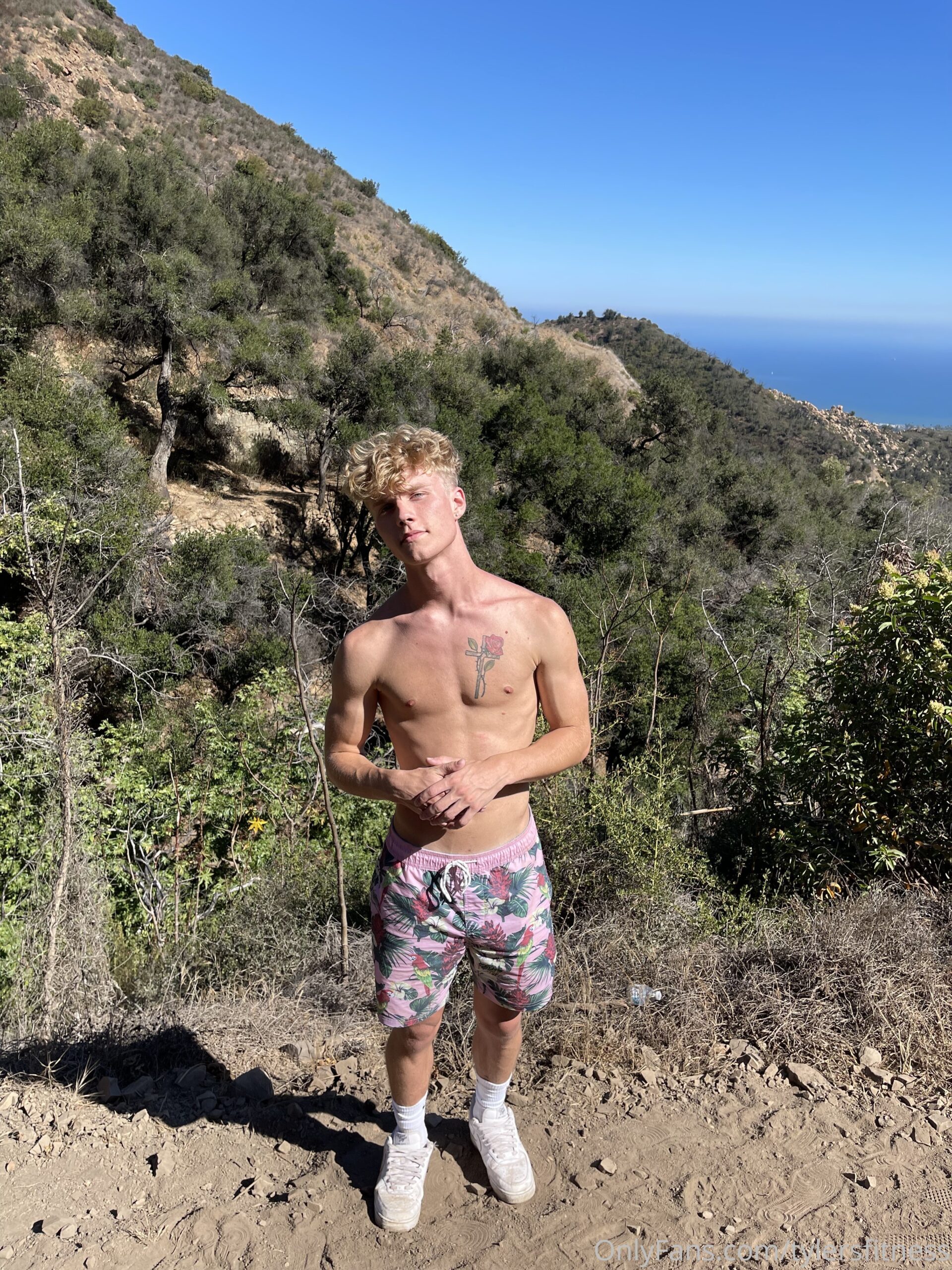 teen pleasuring himself nasty tywanks ass