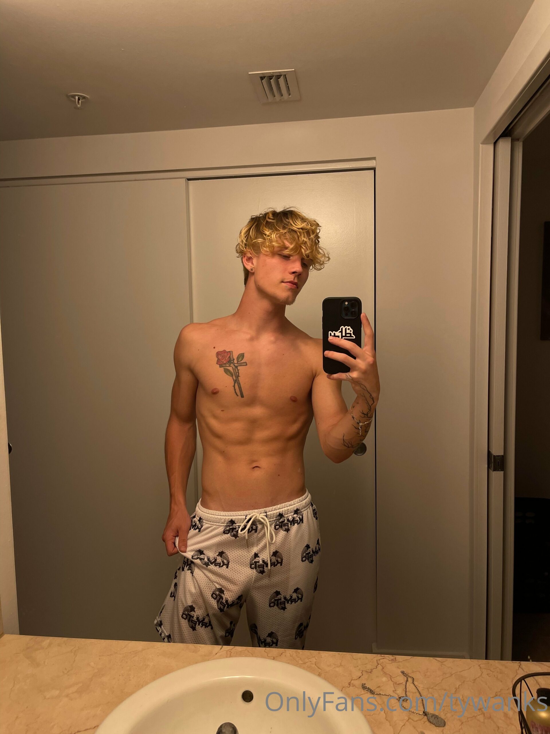 Exposed Magnetic  jock Tyler Pauley onlyfans leaks pic