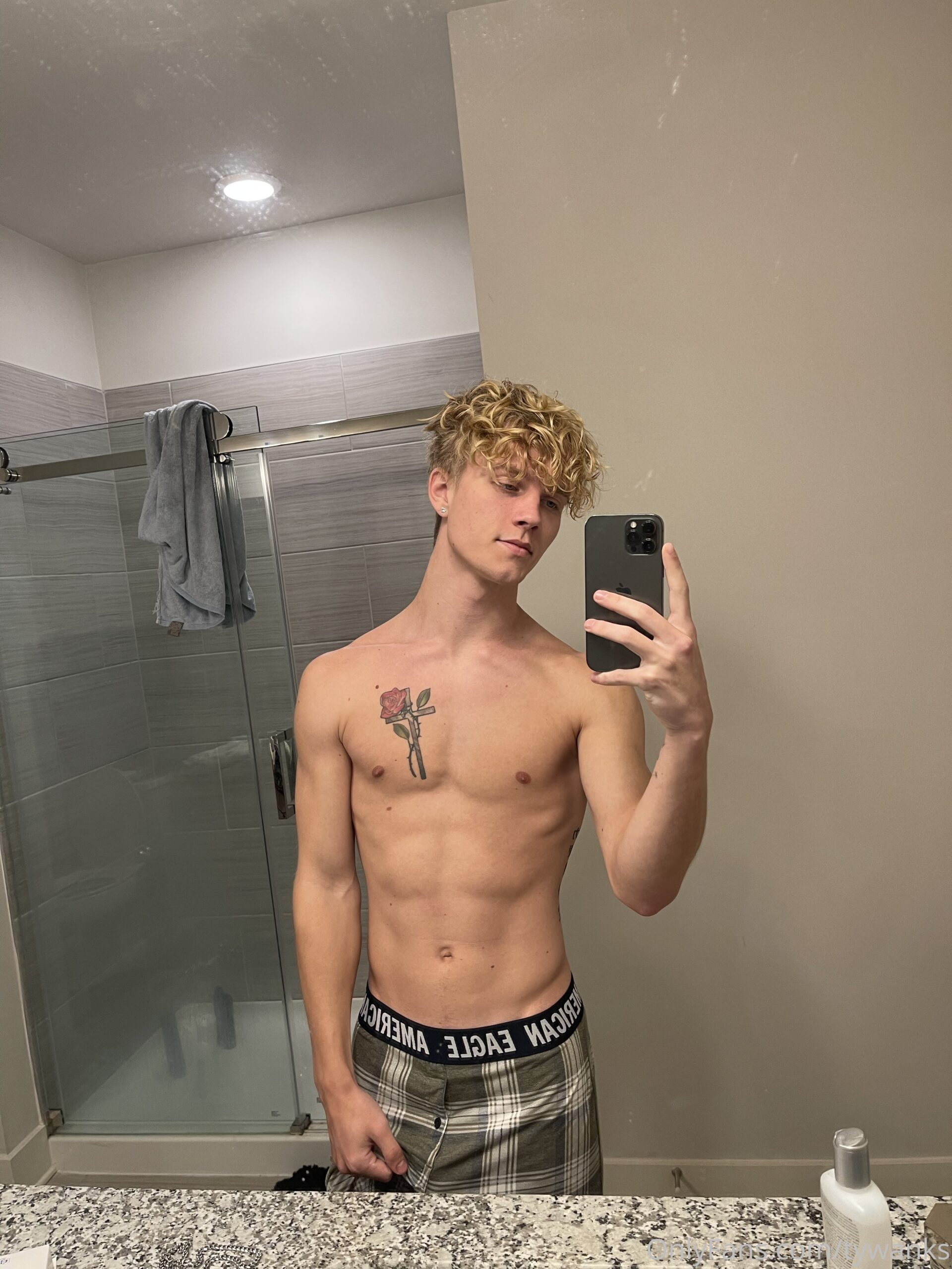 twinkish Tyler Pauley nude leaks