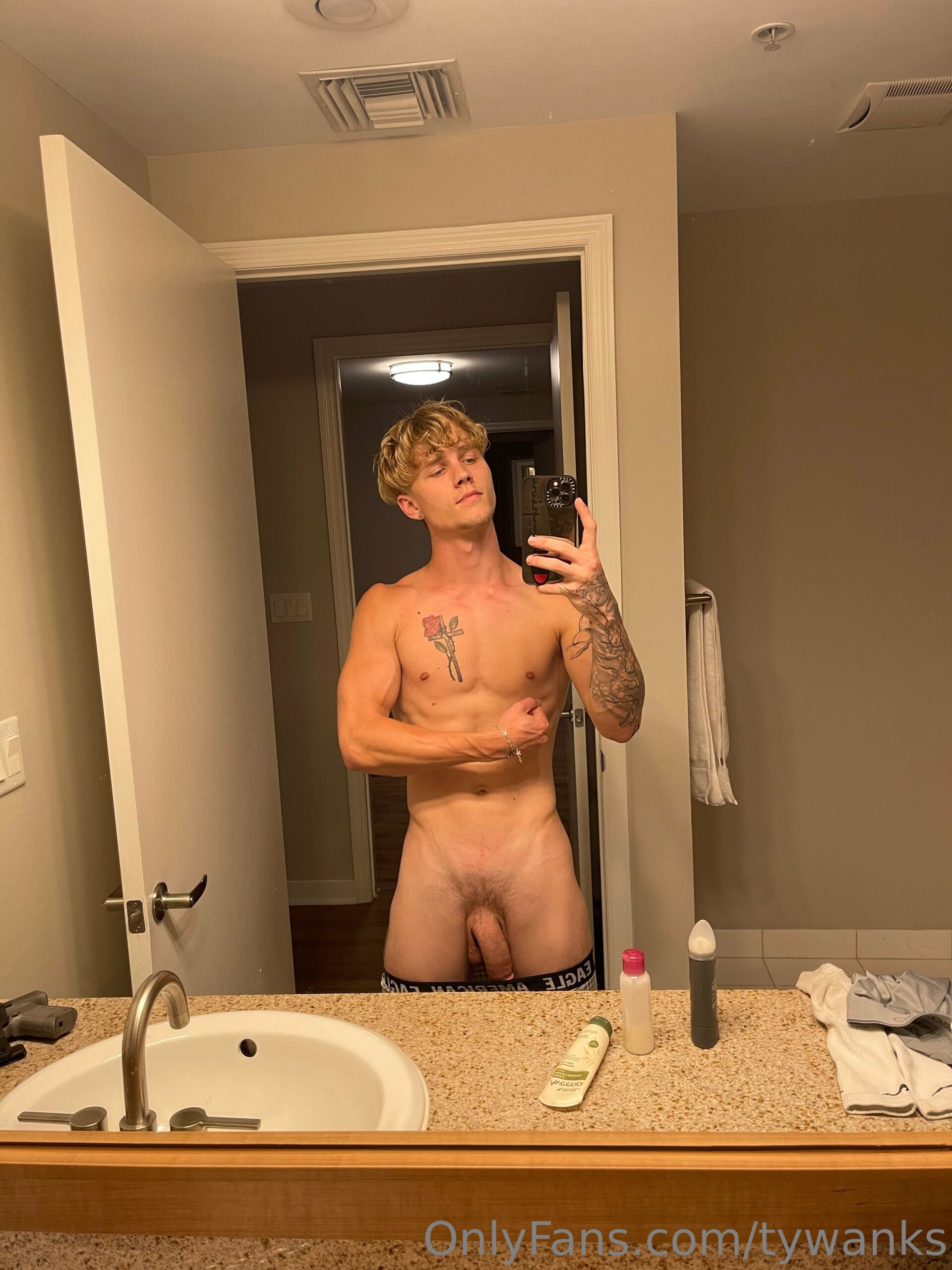 muscled twinkish troytempts sex Exclusive video full