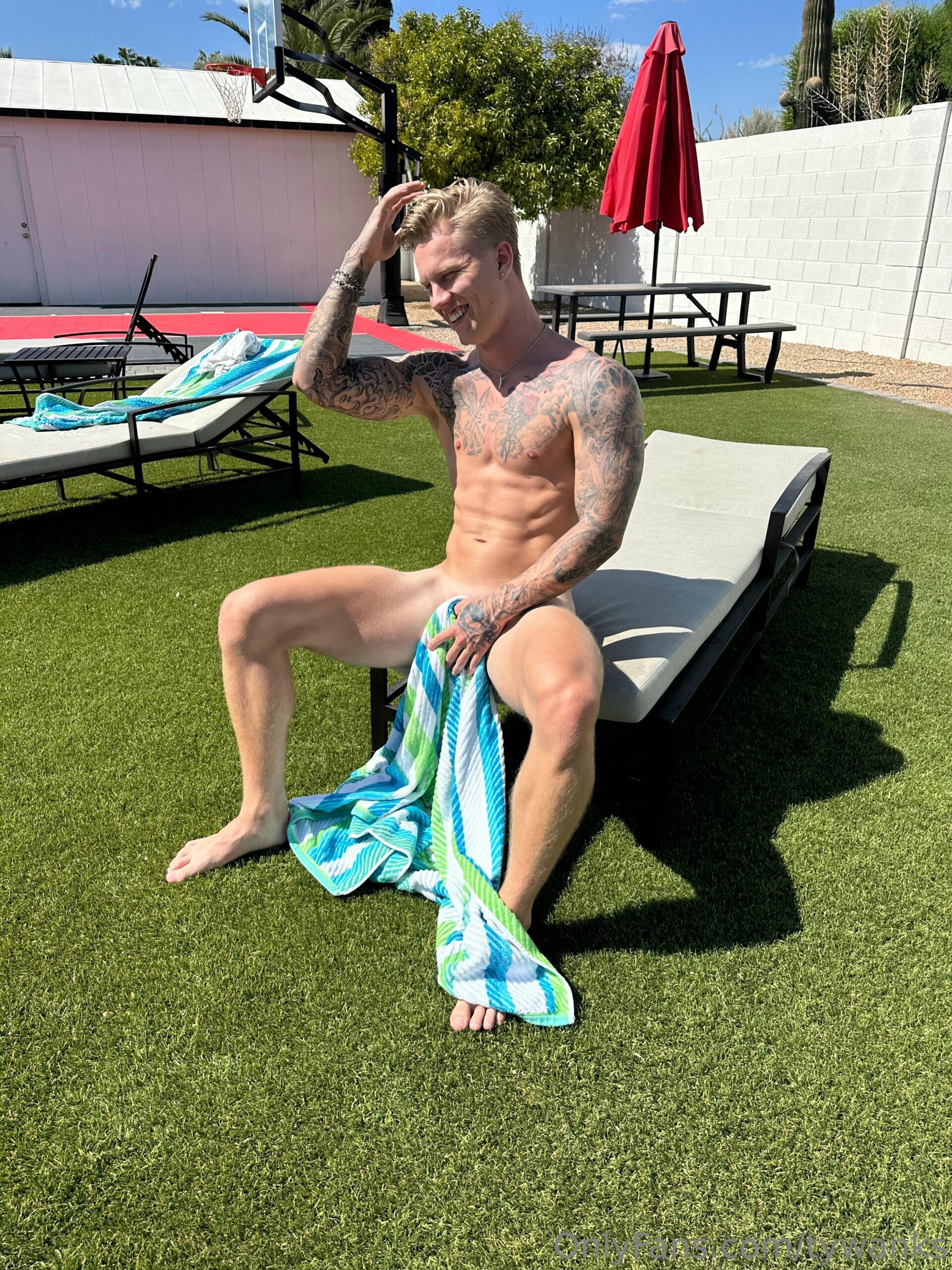 Dazzling  jock troytempts ass Full Clip