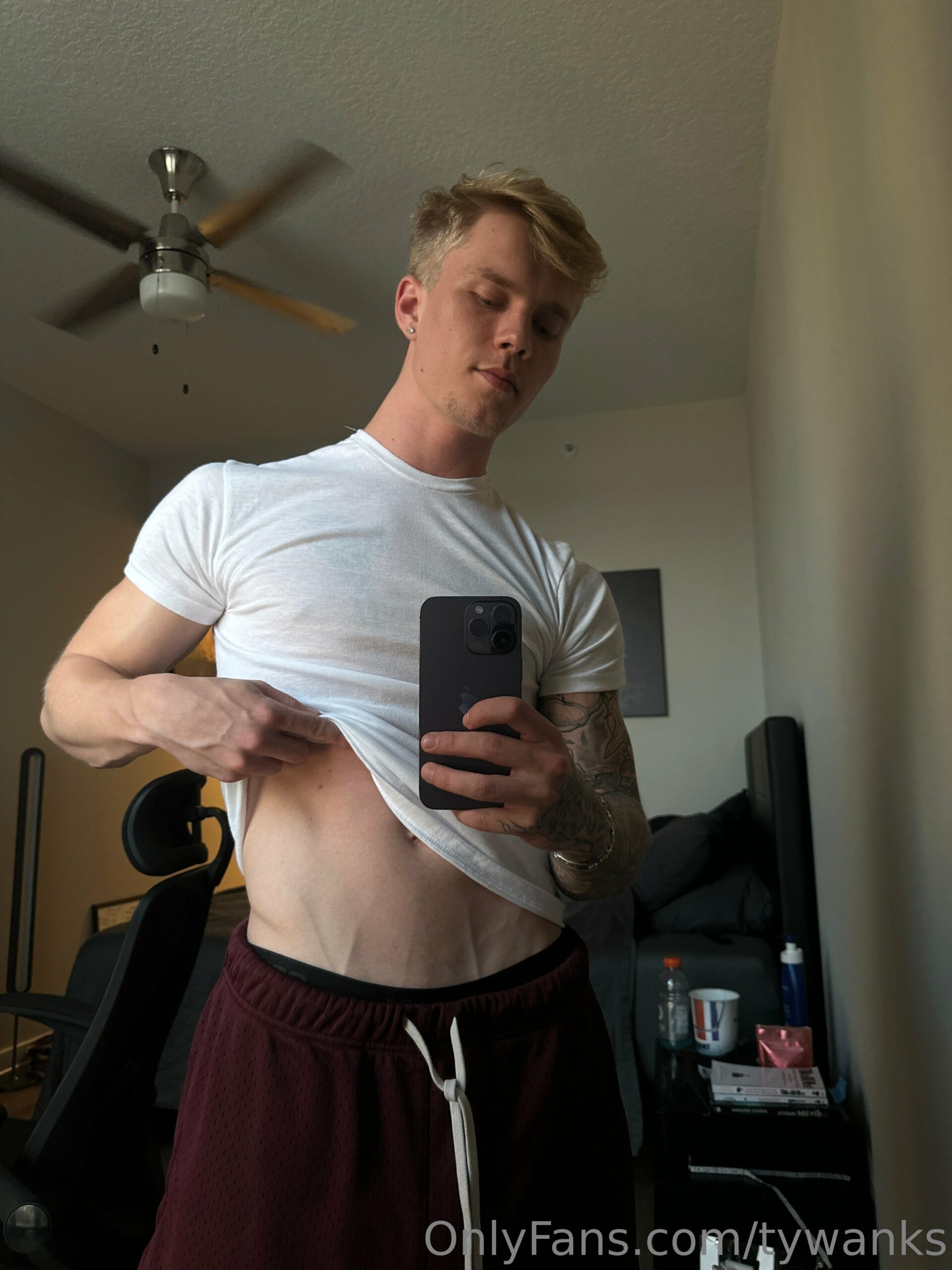 hottie sensual troytempts onlyfans nudes