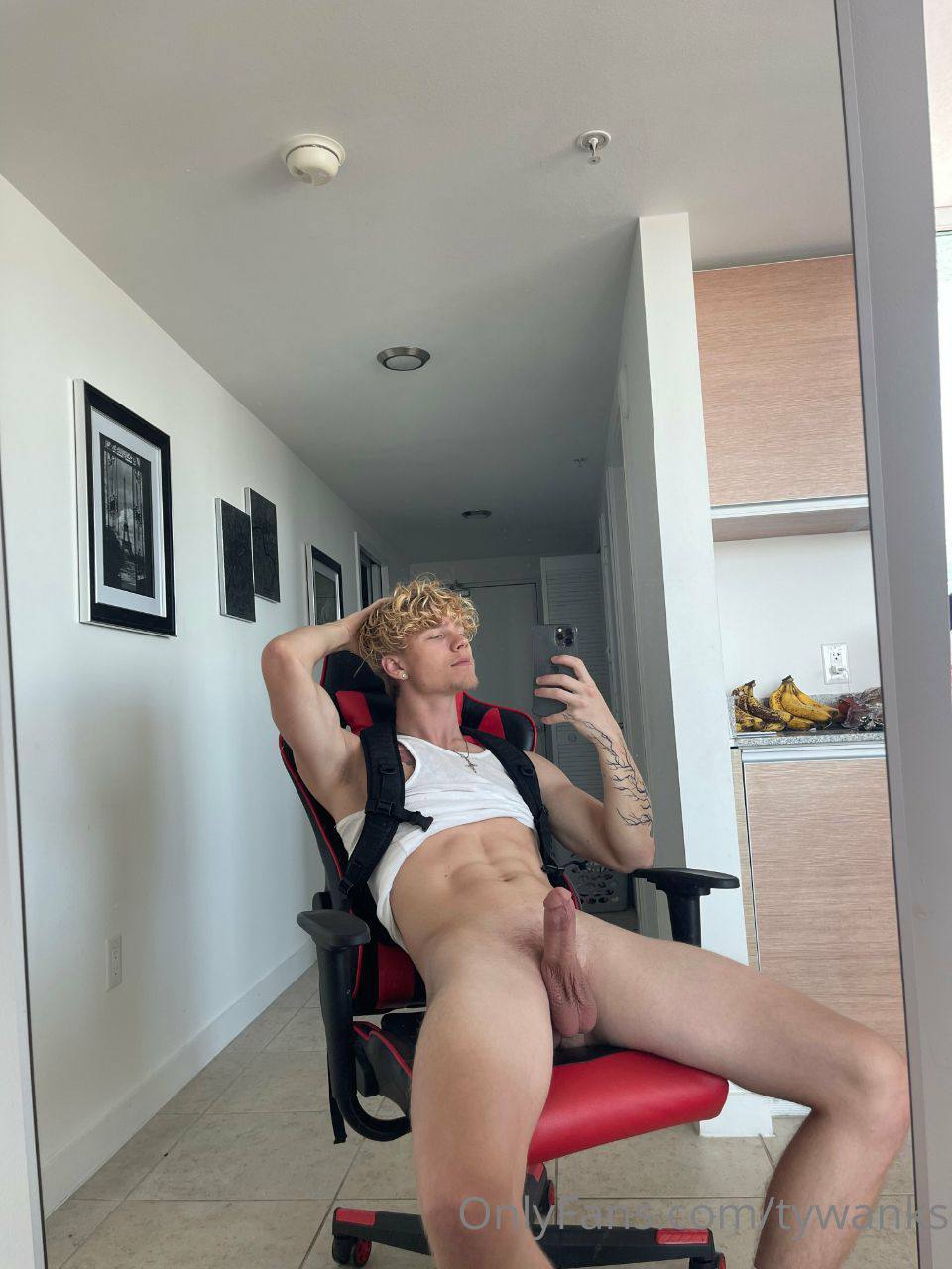 Sensational jock troytempts nude