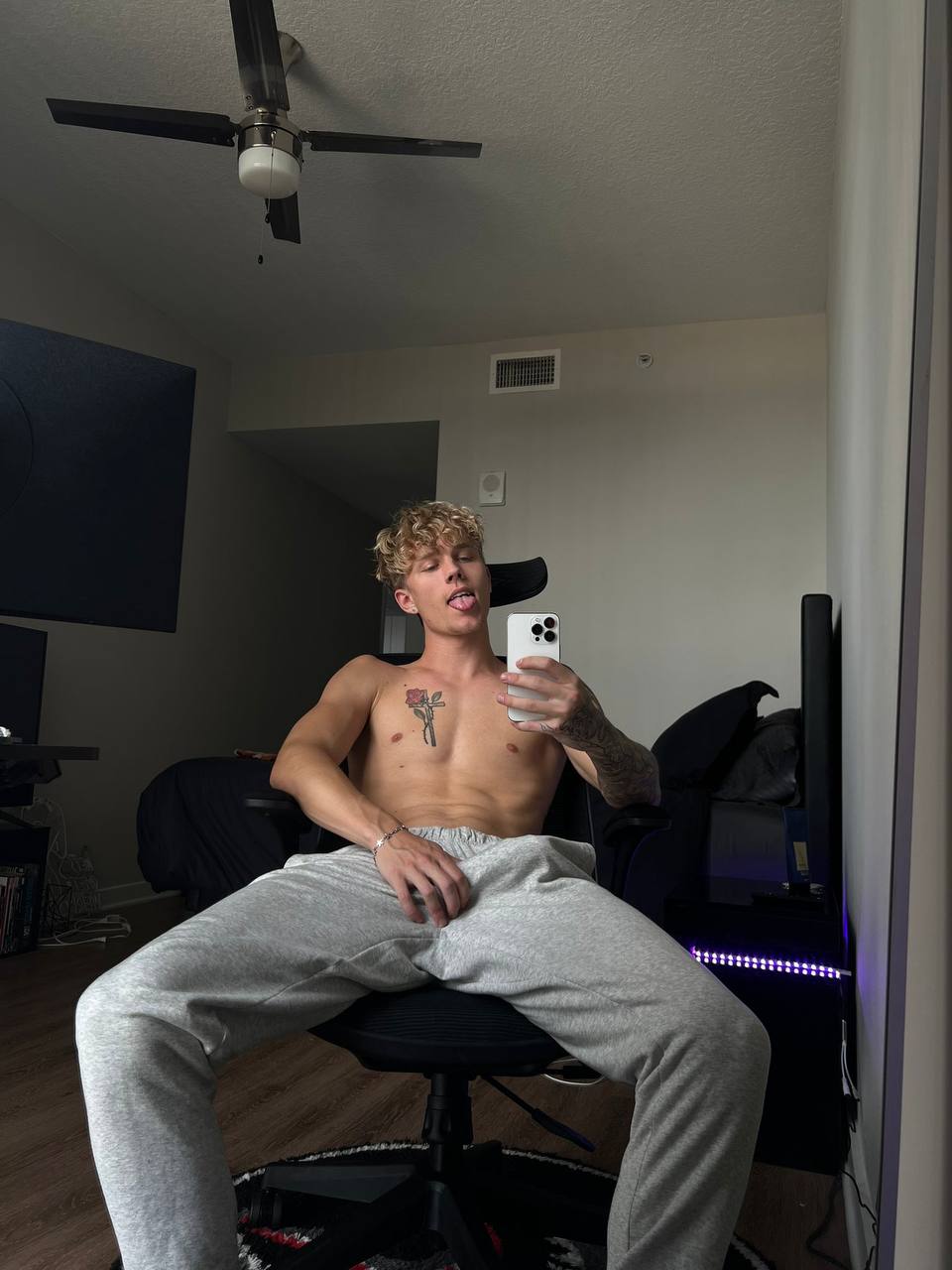 twinkish Tyler Pauley leaks pic PRIVATE