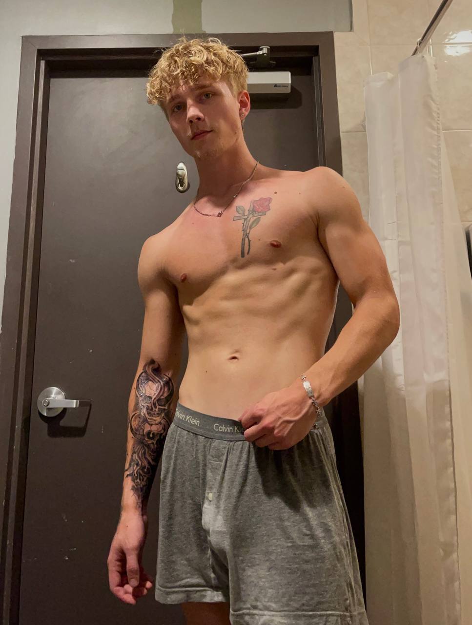 Exposed cum dumpster sensual troytempts Nude leak Leaked full video