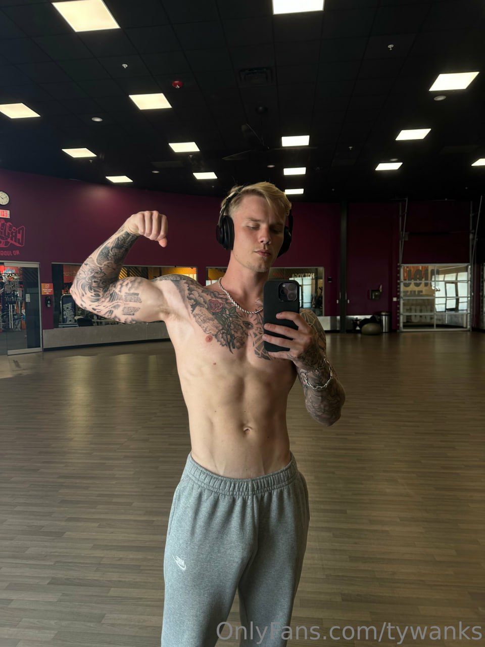 bubble butt twinkish tywanks free onlyfans