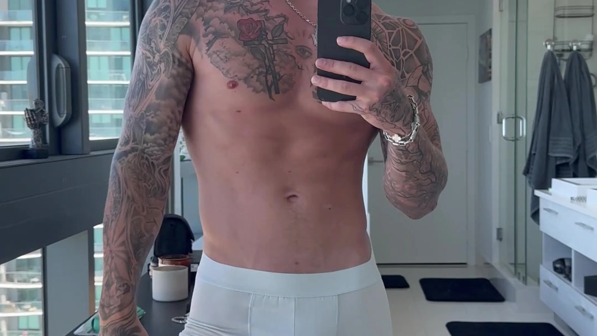 Exposed Hungry troytempts onlyfans
