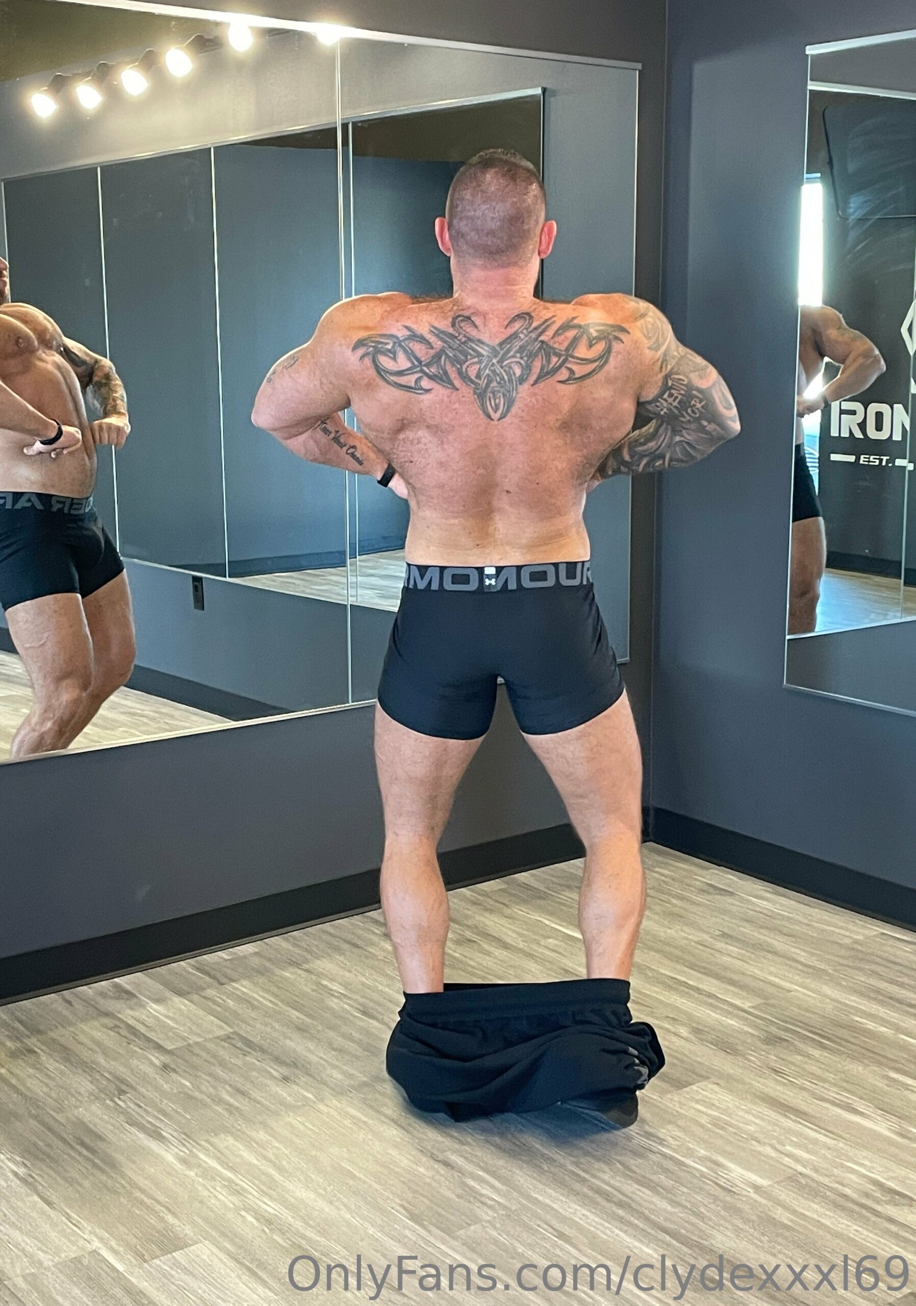 homoerotic muscle god clydexxxl69 Leak