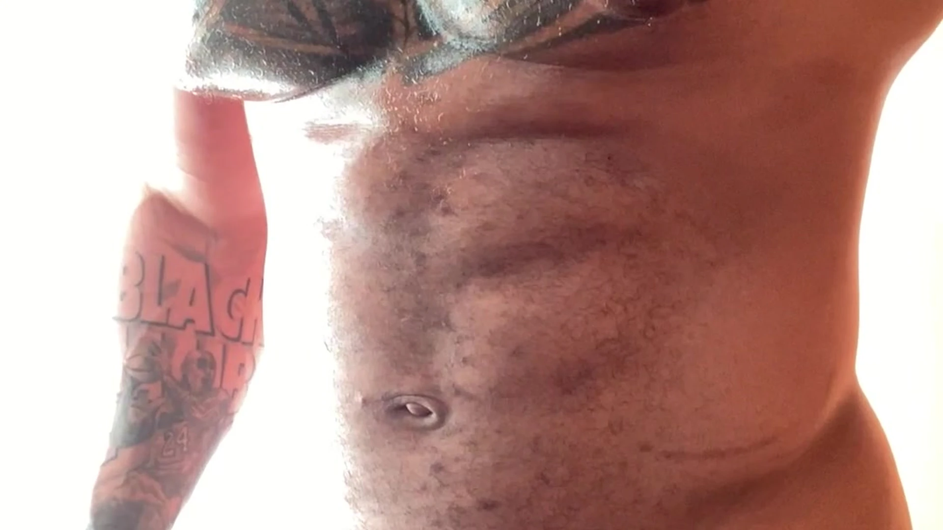 Sensational tattooed VenomMuscle porn pic