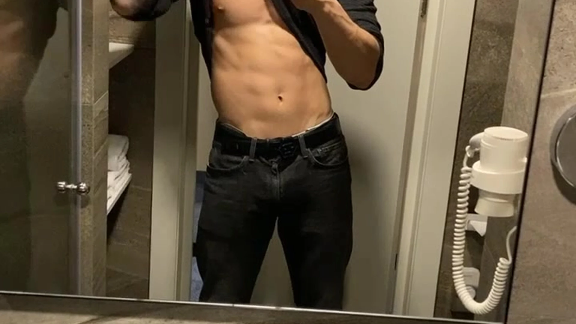 muscled гей онлифанс Max Barz nude Exposed