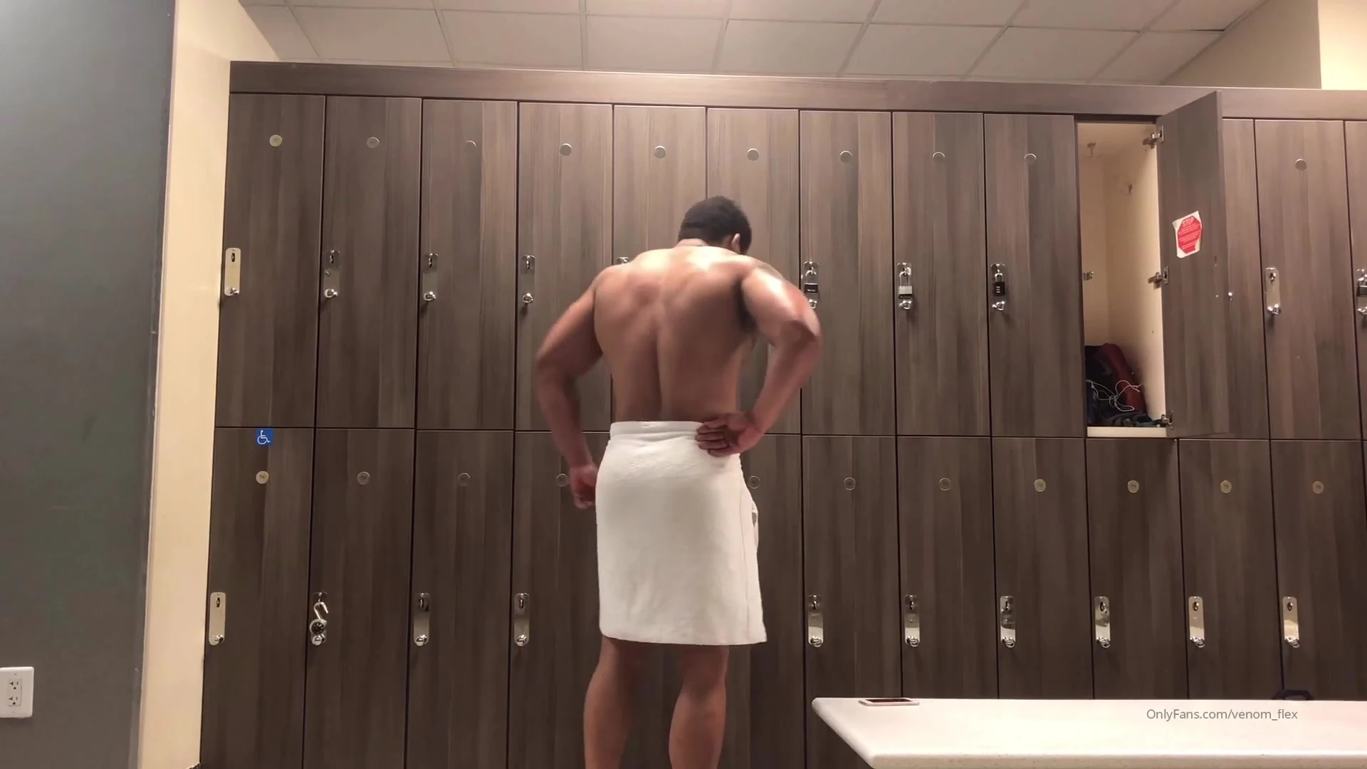 tattooed VenomMuscle ripped cams Exposed