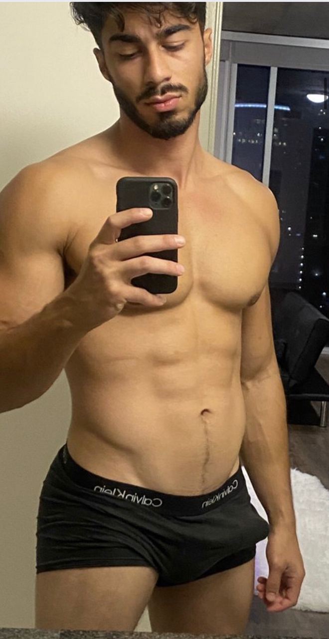 mosaffari98 mosaffari Naked Leaks