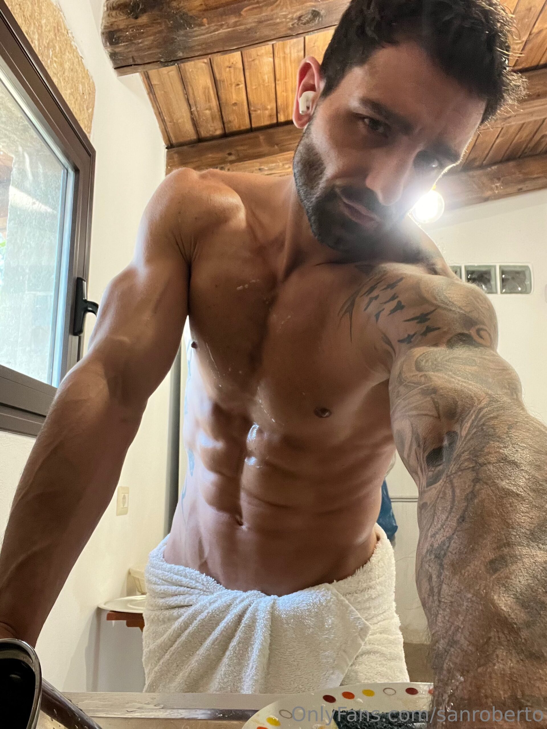 Inspiring  ripped Roberto Gatto daddy