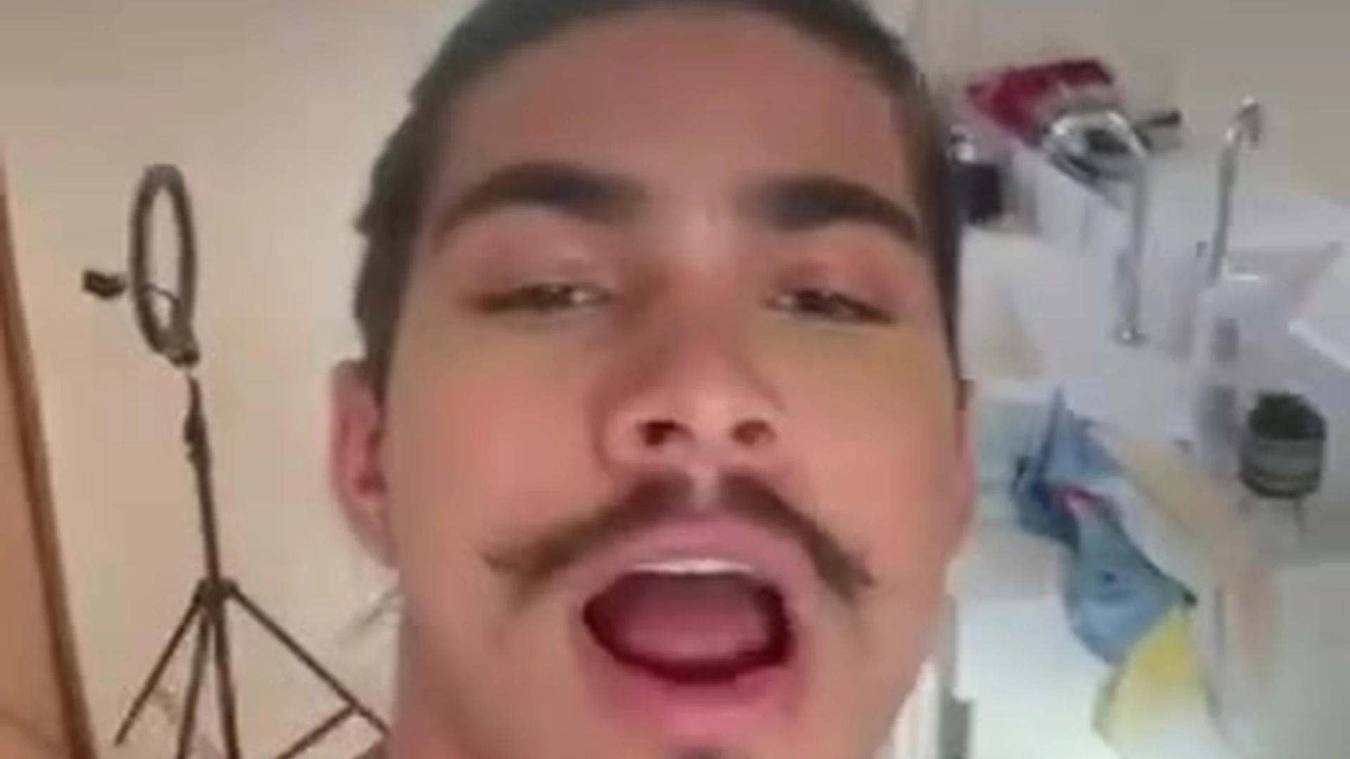 shy brasileiro PAULO VICTOR MELO nudes