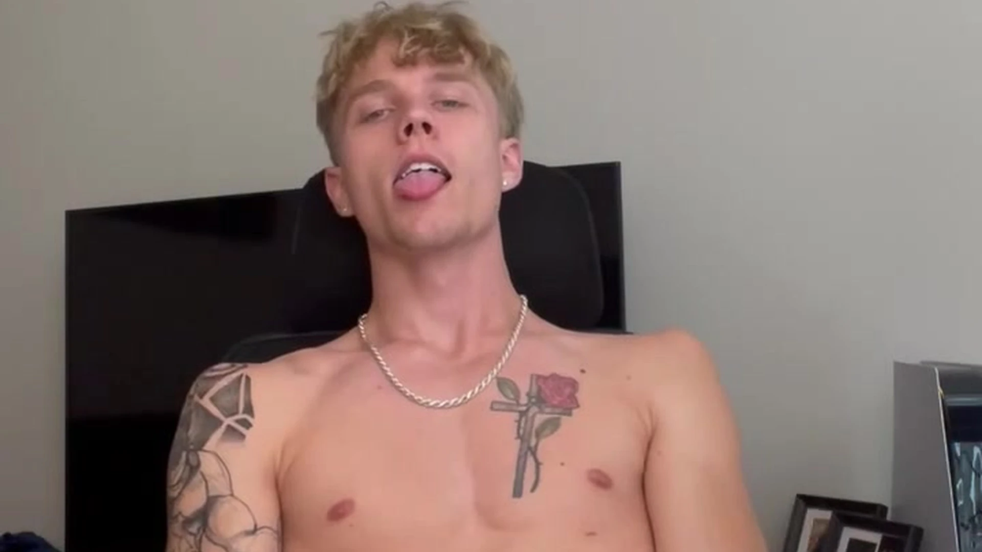 Shrewd Mischievous troytempts cock Exposed