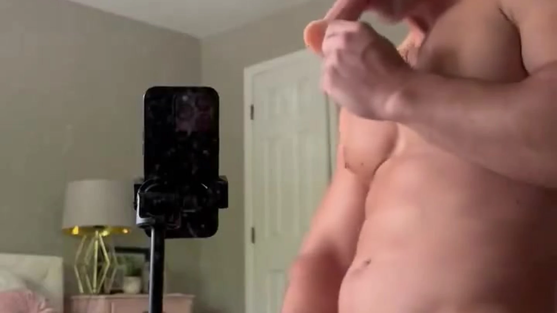 Exposed manwhore bisexual bodybuilder peterexcalibur fapello