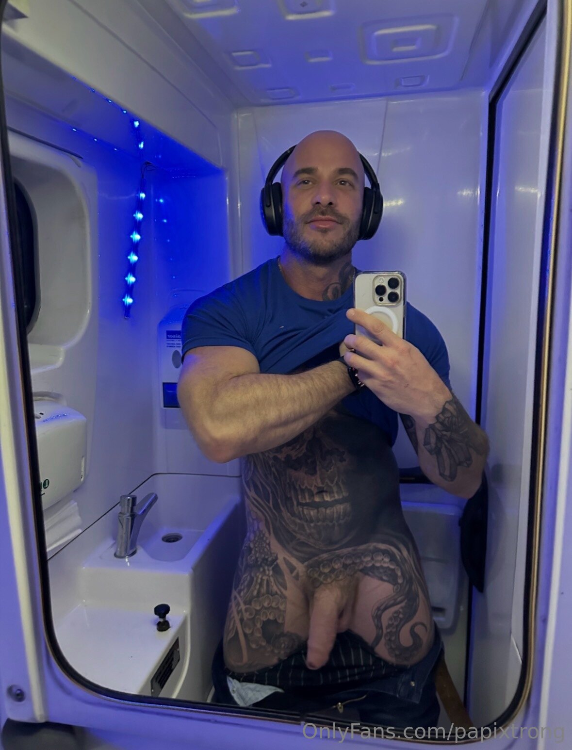 Gigoló PAPIXLX nude pic