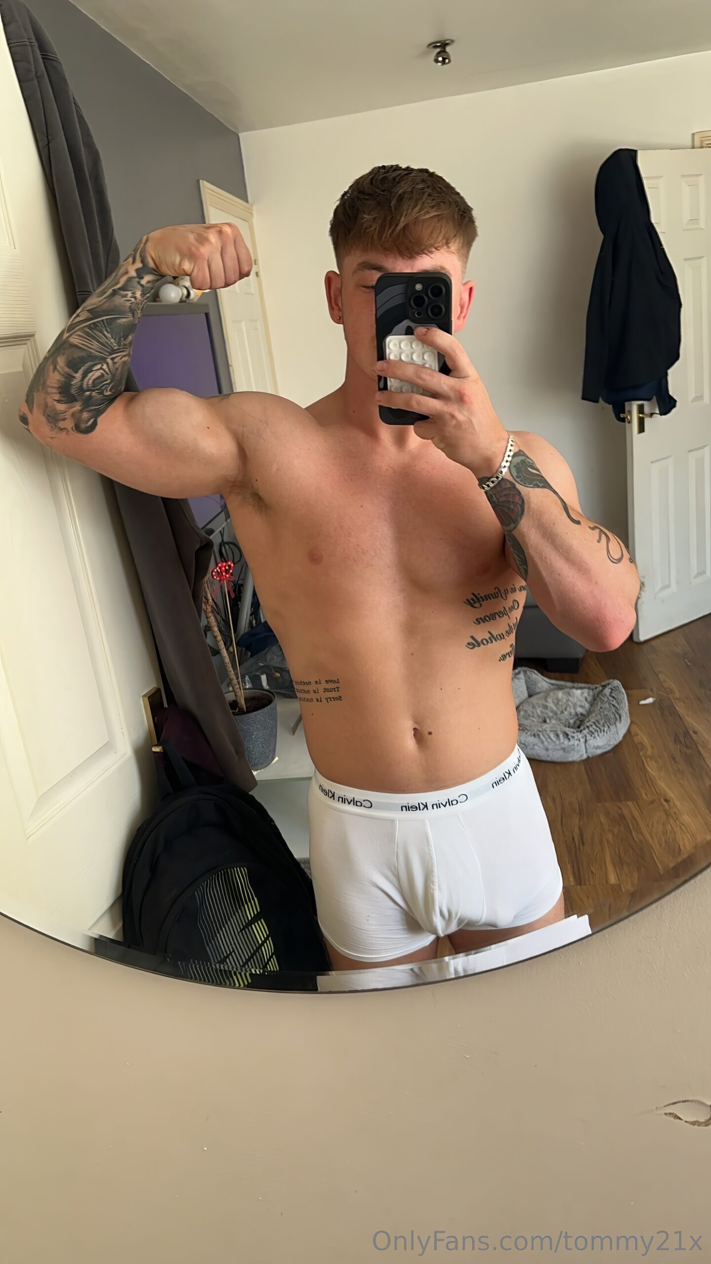 hot guy Vein-popping Tom Simpson sextape