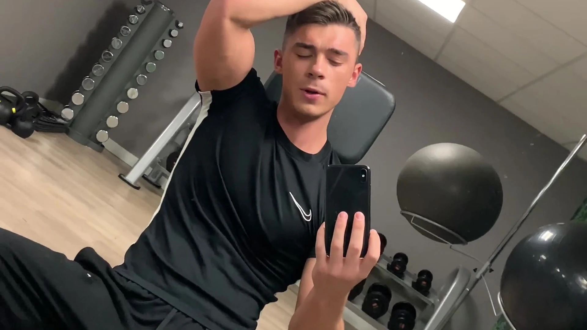 Exposed sexy creaming handsomebuck nude ass Leaked full video