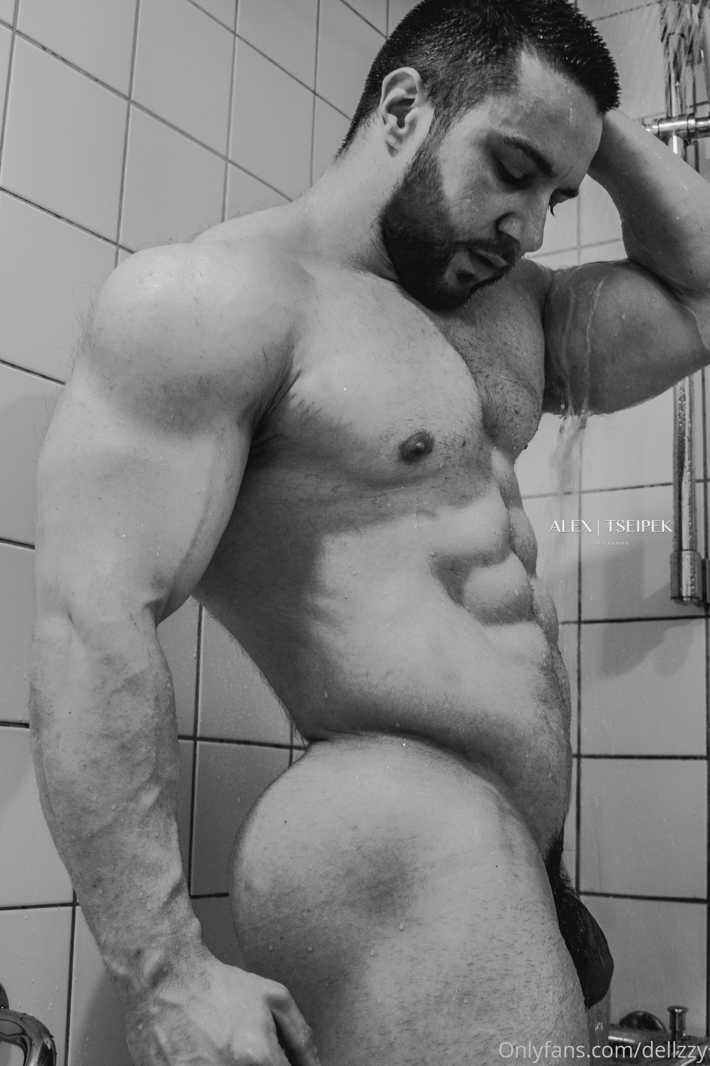 Sensational Gay daddy Dellzzy onlyfans leaked pics