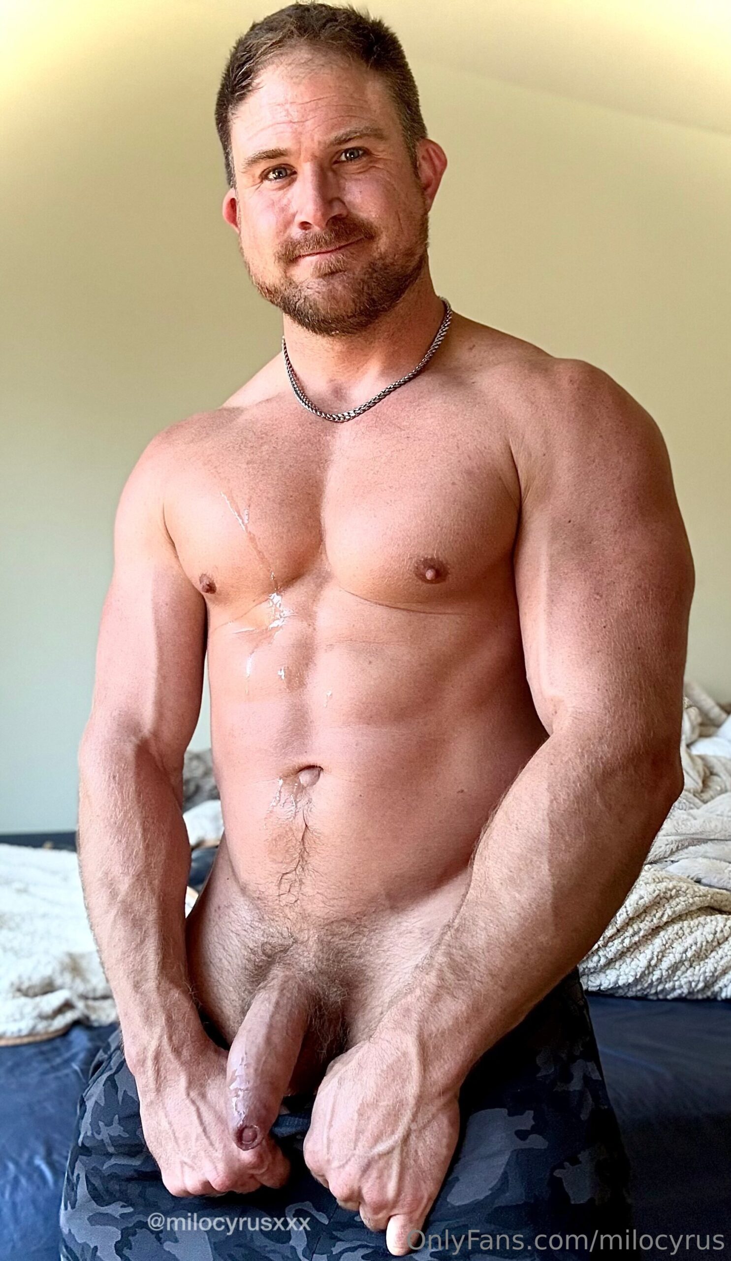 primal Milo Cyrus bussy Sensational