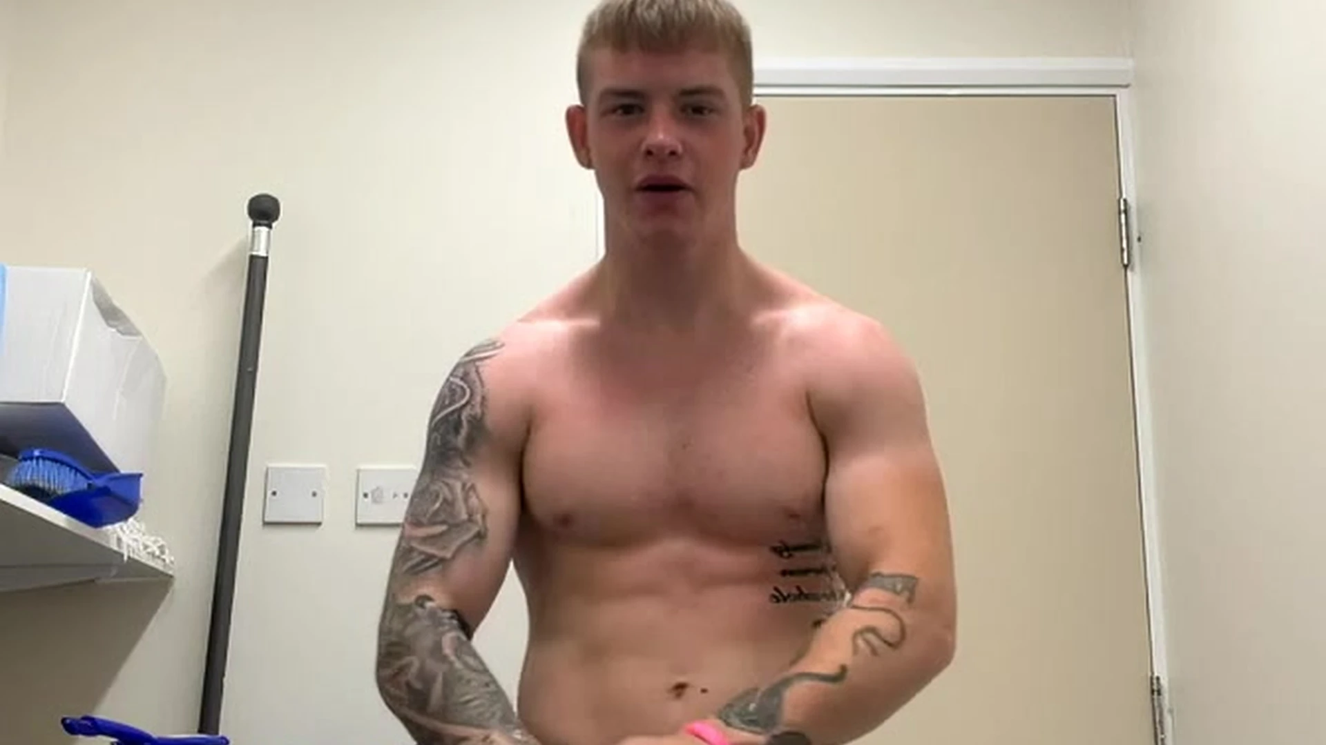Gym-obsessed tommy21x nude pics