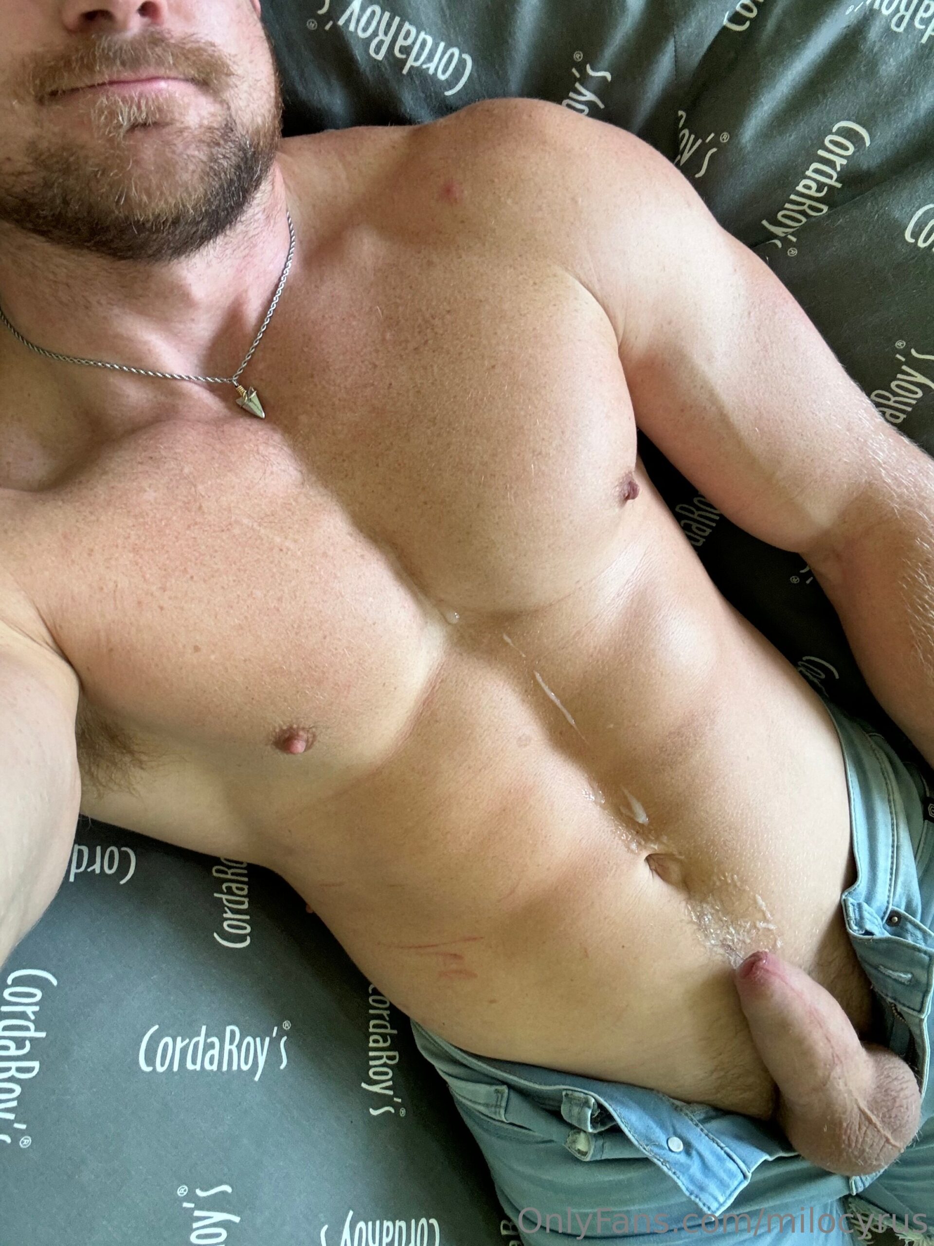 Exposed  male bimbo Exhibitionist milocyrus onlyfams full vid