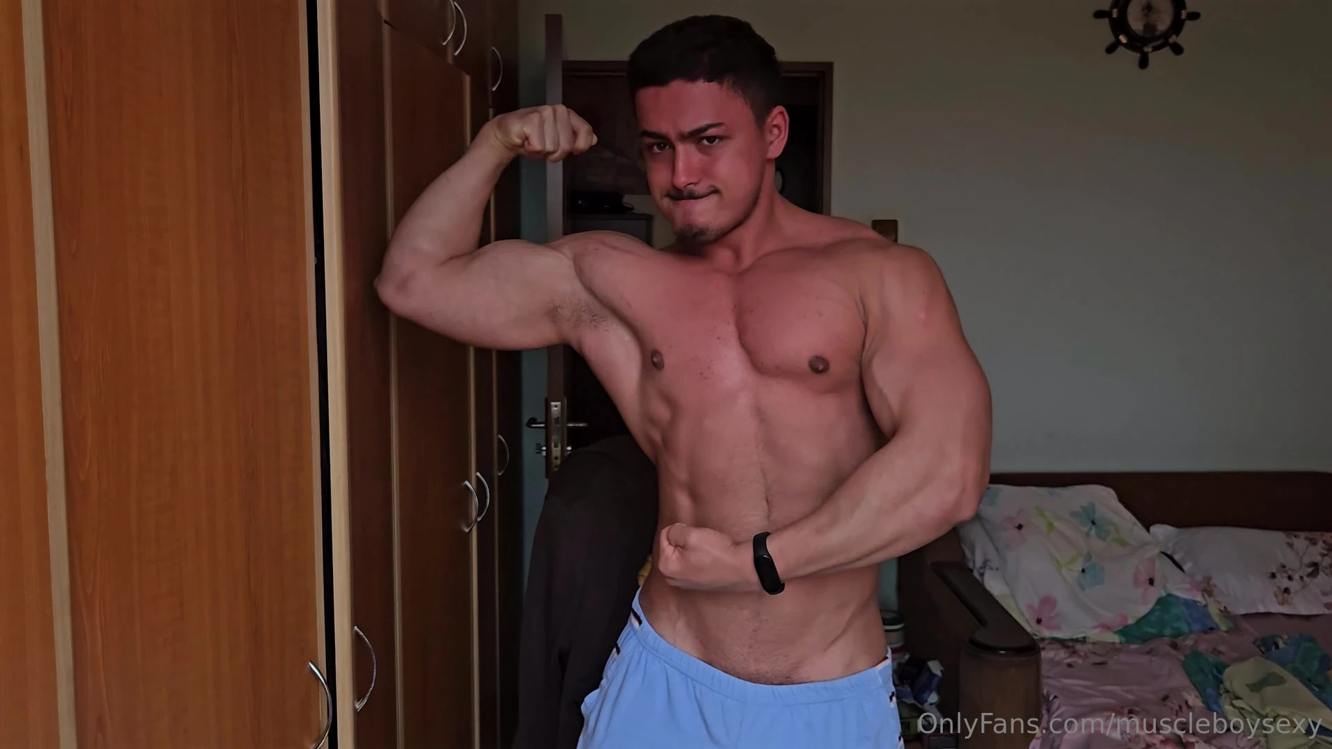 aggressive muscleboysexy male thot Exposed
