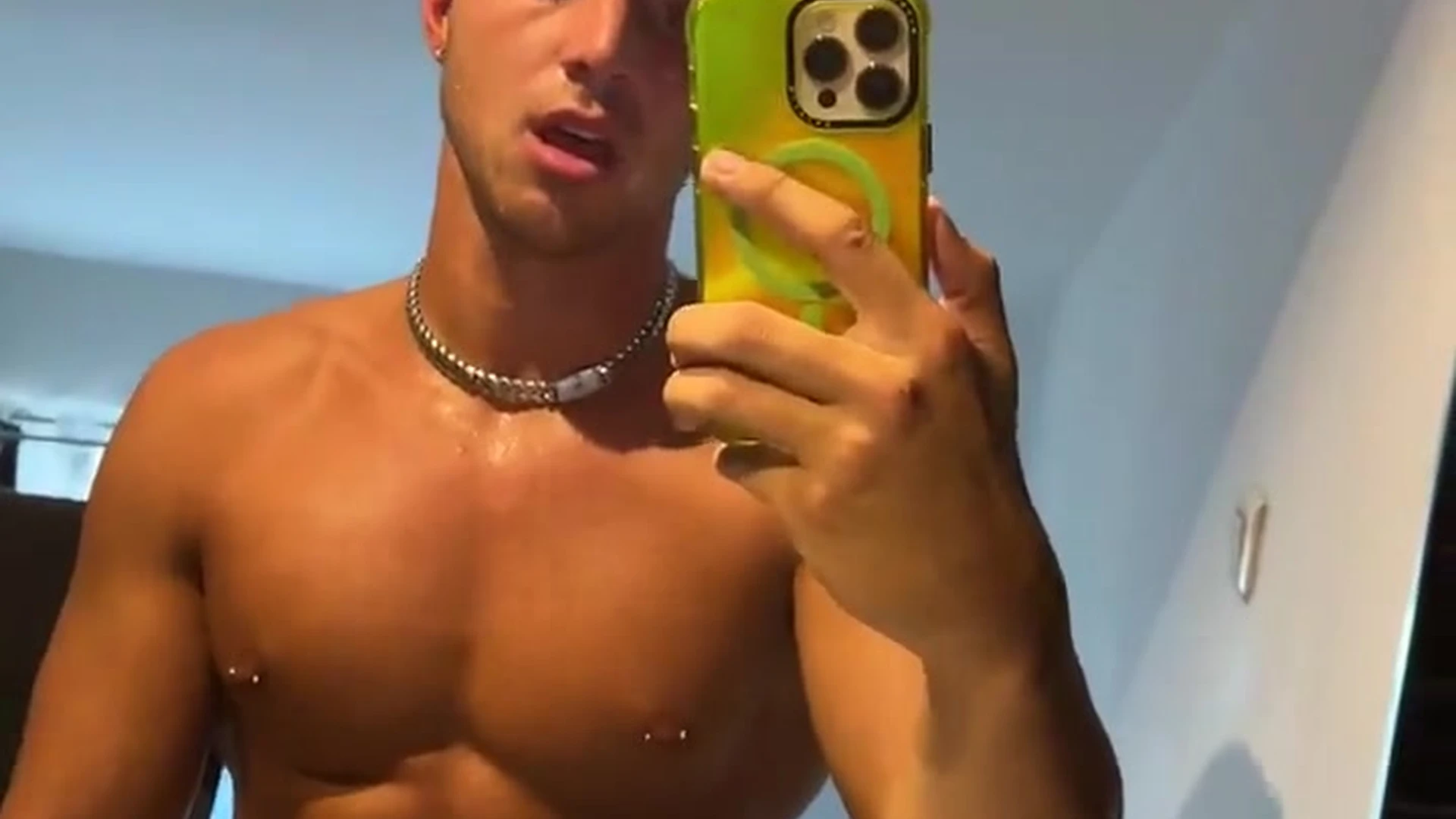 manly TIKTOK STAR tayoriccii of VIDFULL