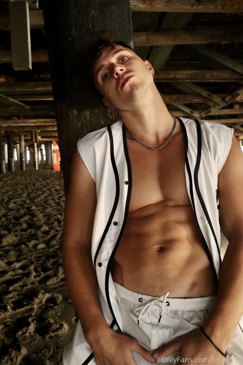 Sensational  man bitch INFLUENCER Tayo Ricci Nude onlyfans