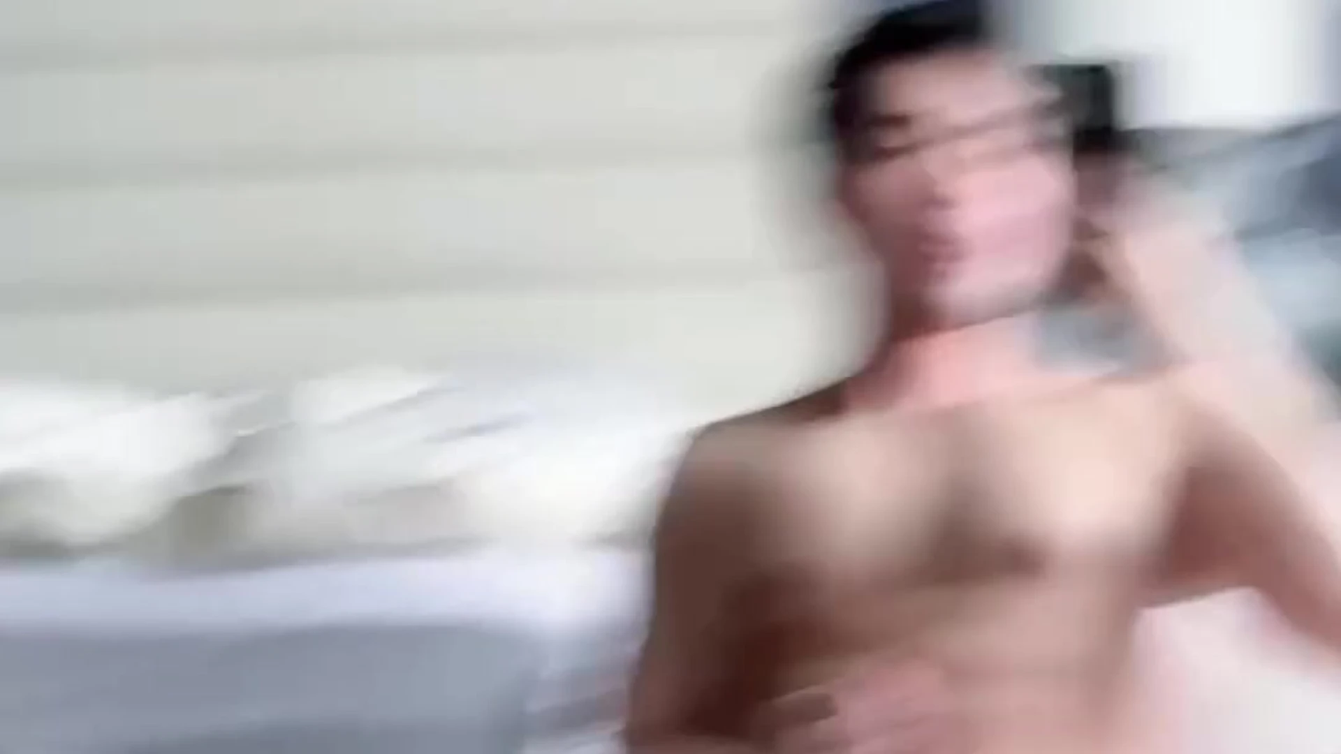 Finnegan Nguyen Mirror JO and cum-eating