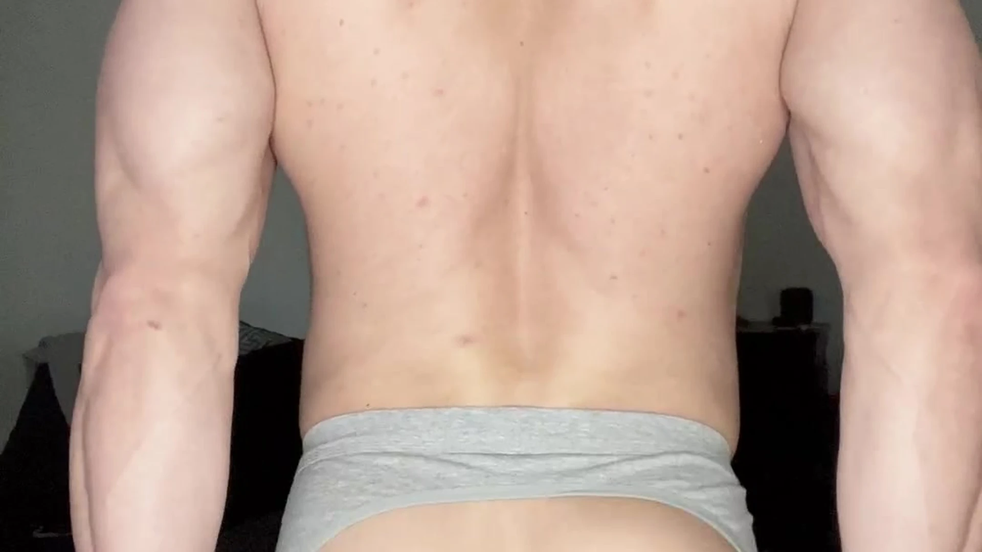 Macizo Hayden Monteleone nude