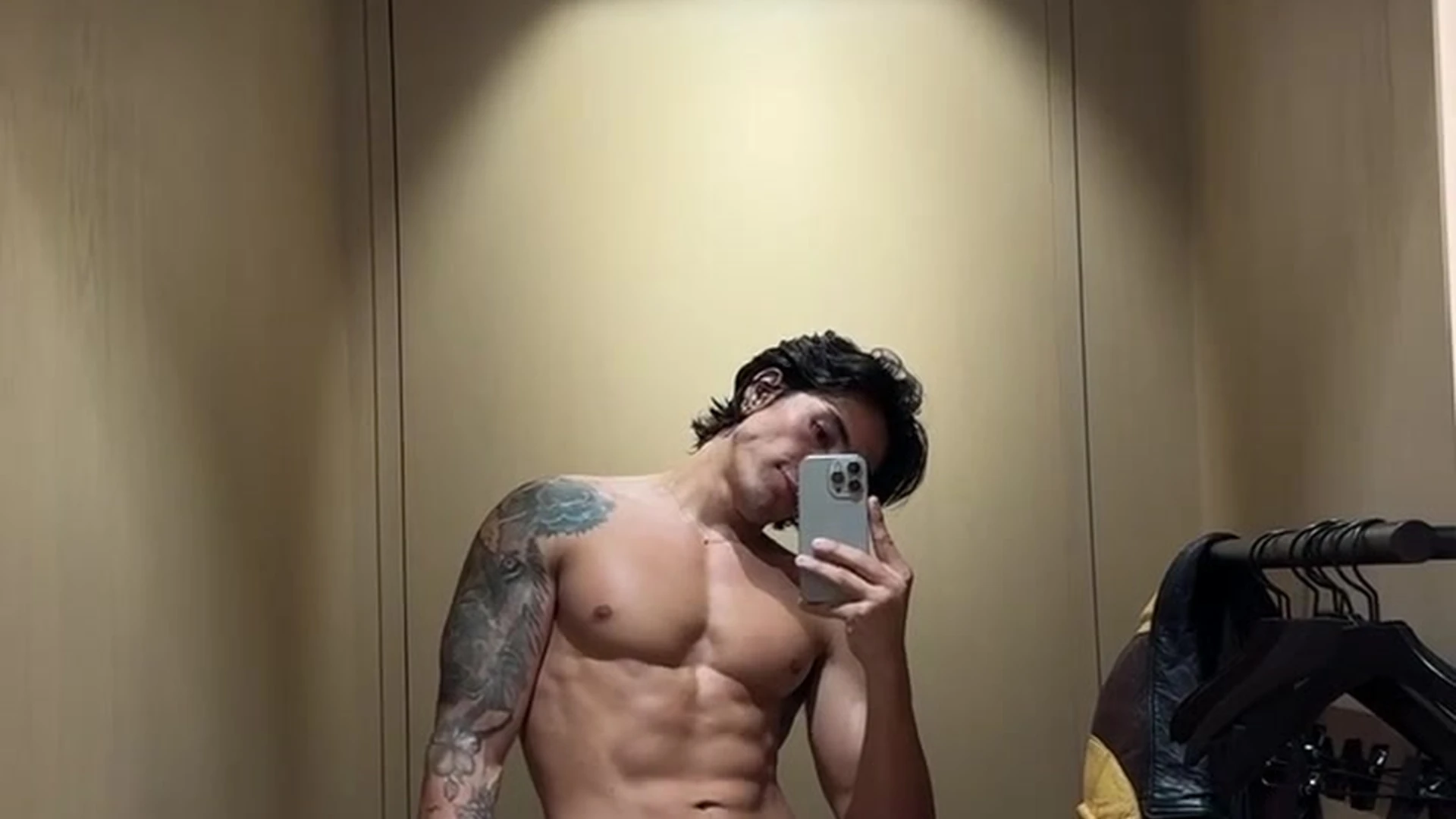 cum dumpster Hung Alejandro Pino nude pics Exposed