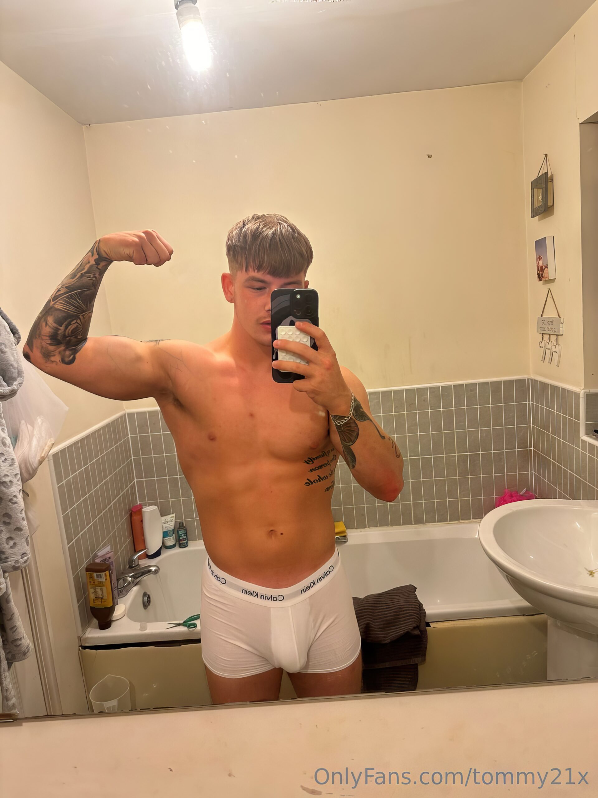 Epic Captivating  Power-lifting Tom Simpson nude videos