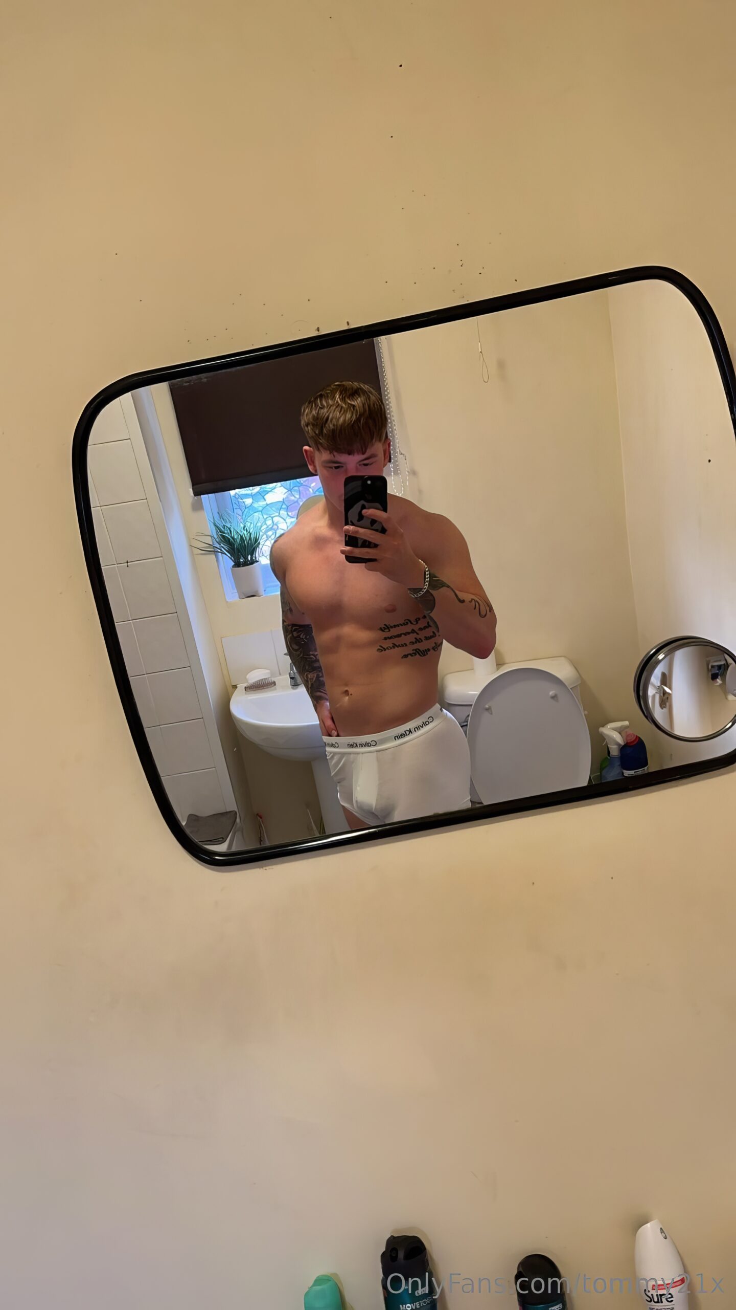 sexy hoe Gym-obsessed Tommy Simpson sexy Sensational