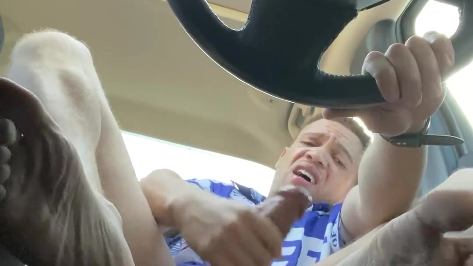 HomepagePapi “Toes Curling” – Bust’d a fat nut on the road