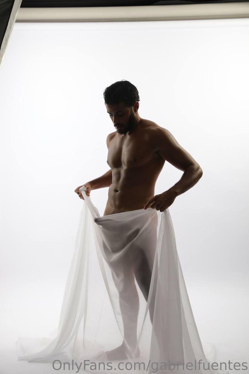 impressive Papi Gabriel Fuentes naked pics