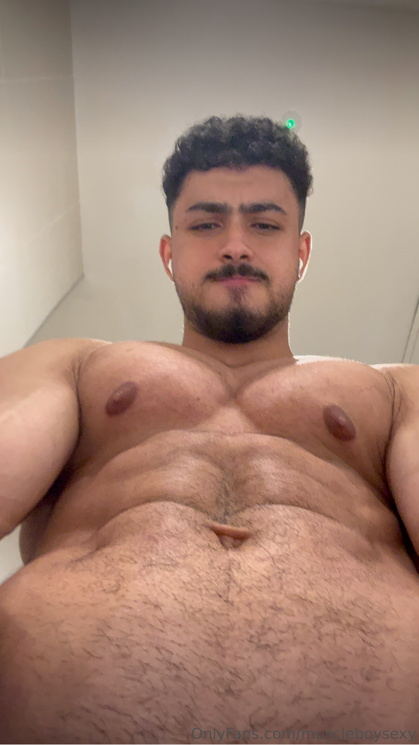 Captivating  Hung muscleboysexy hunk