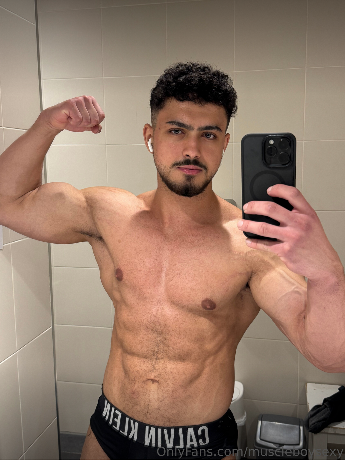 OF GUY jacked Mircea Stanciu onlyfans