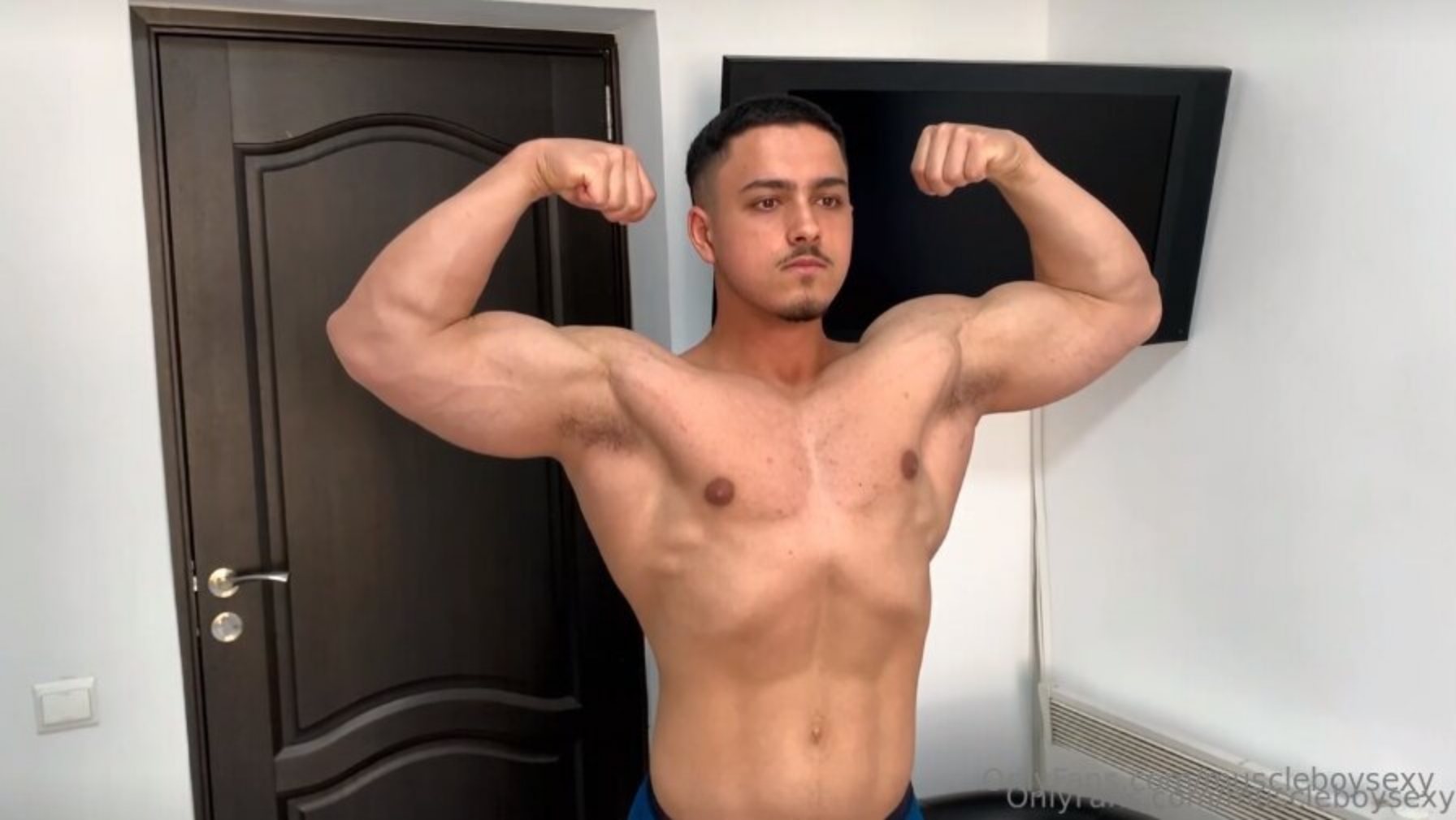 hottie hard Master Mircea onlyfans naked fullvideo