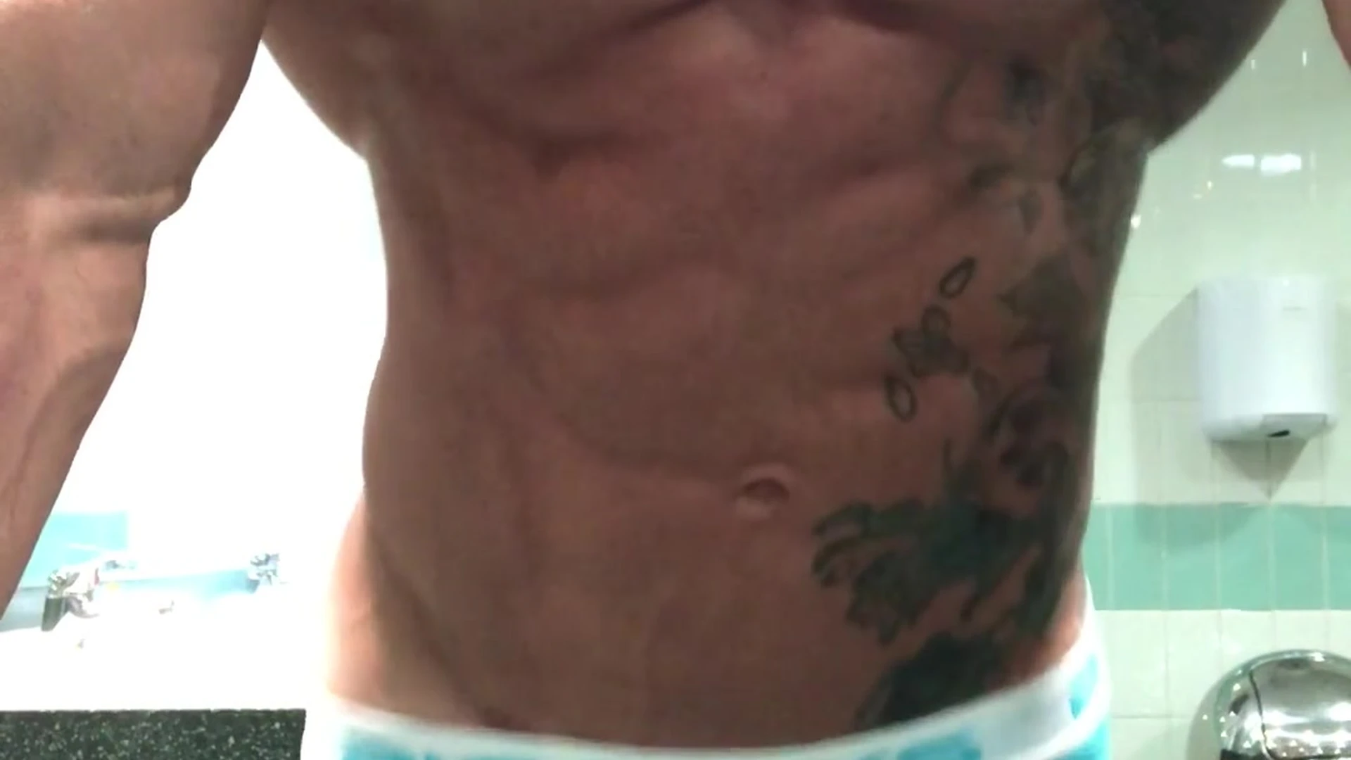 bodybuilder throatedtv