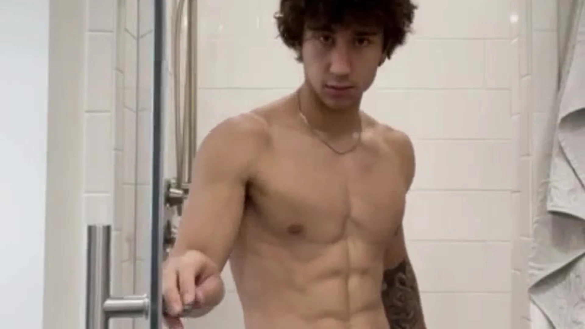 muscular tiktok star Evan Lamicella fap Epic